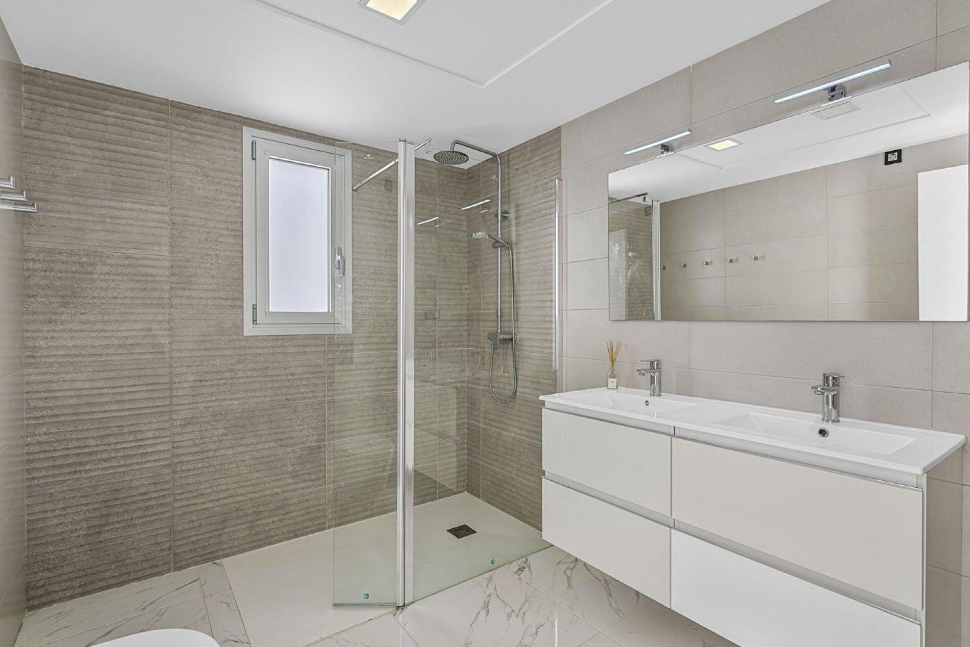 Resale - Villa -
Guardamar del Segura - El Raso