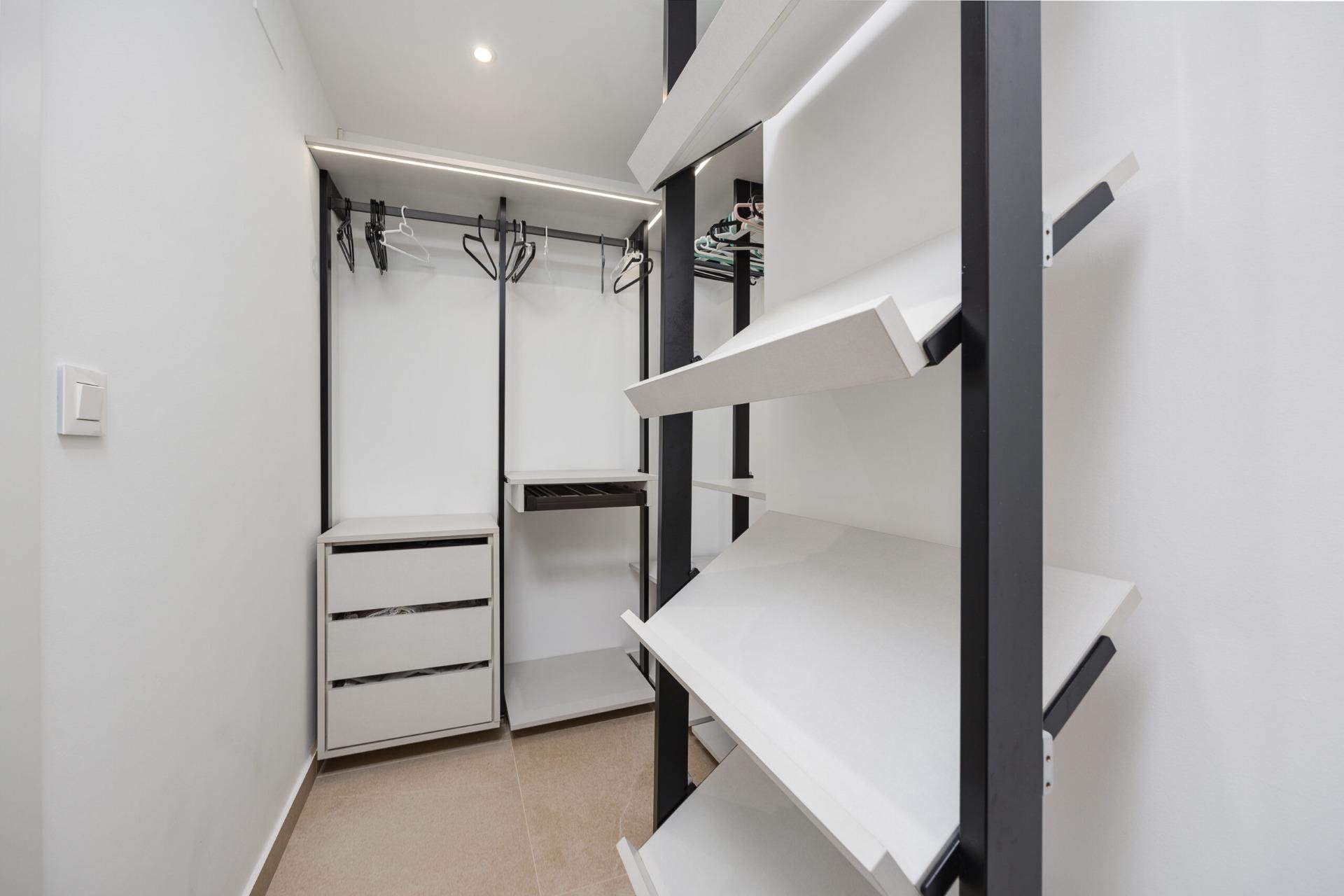 Resale - Villa -
Guardamar del Segura - El Raso