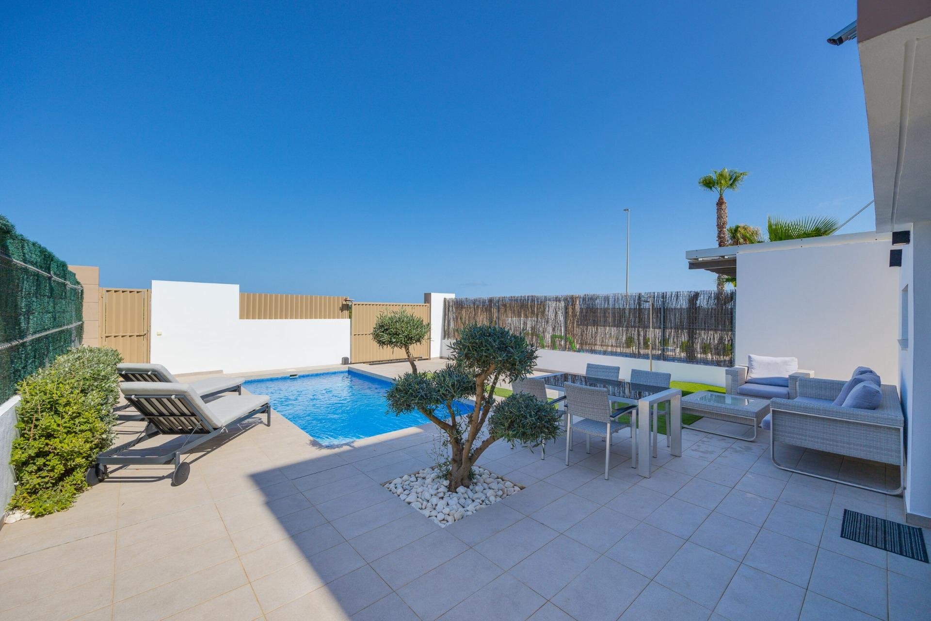 Resale - Villa -
Guardamar del Segura - El Raso