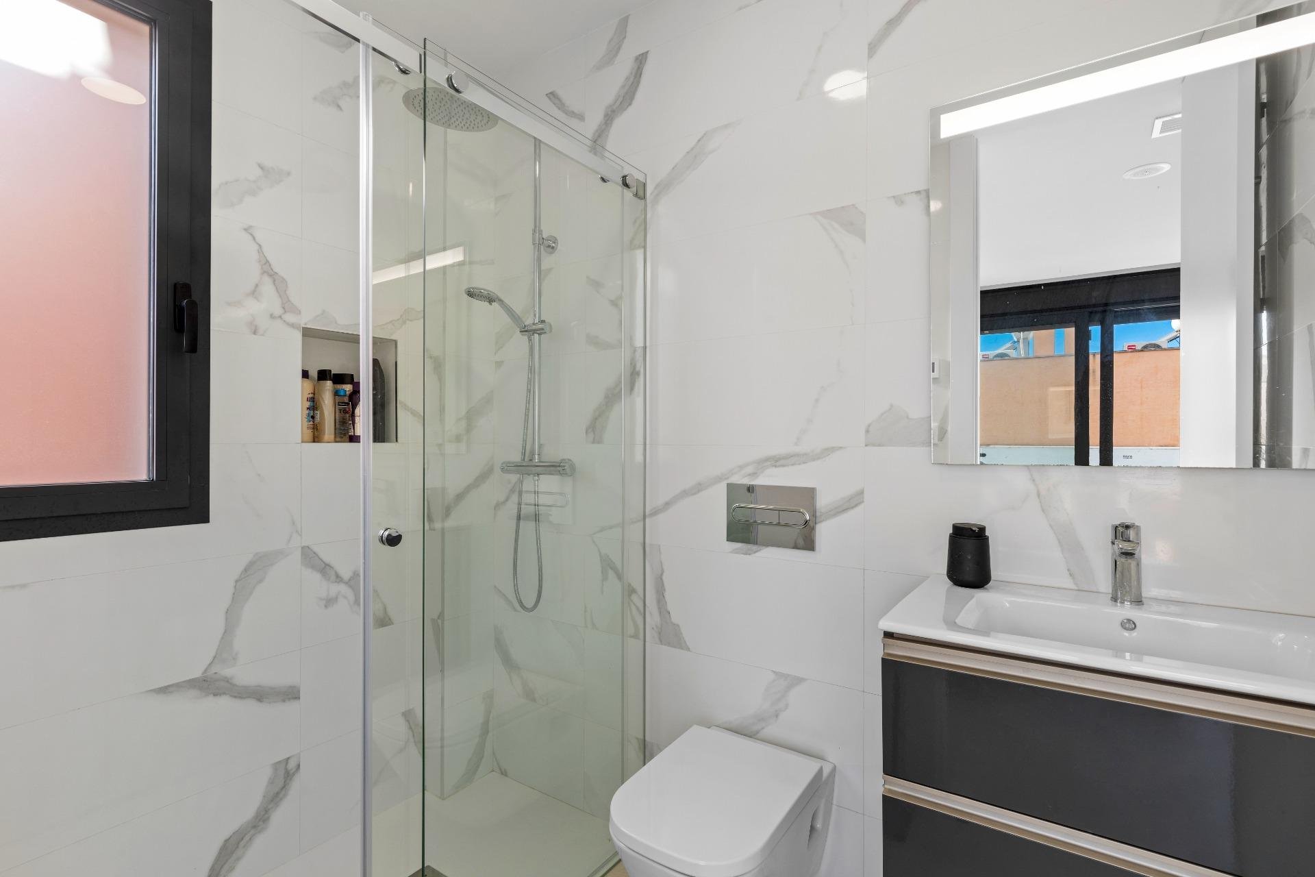 Resale - Villa -
Guardamar del Segura - Guardamar