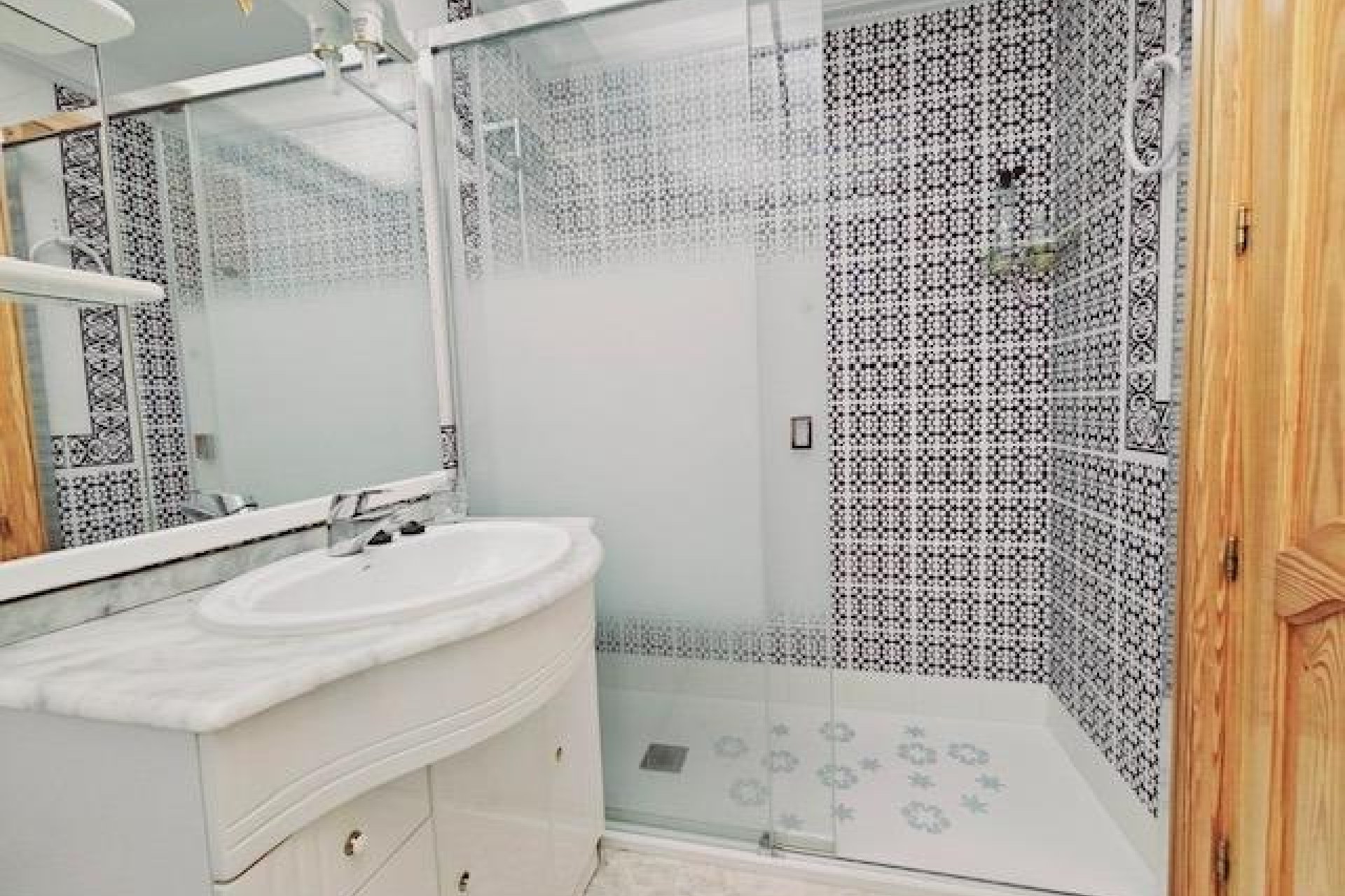 Resale - Villa -
Guardamar del Segura - Guarmar Del Segura