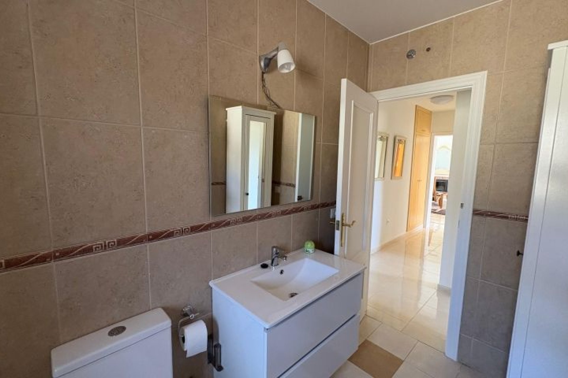Resale - Villa -
Hondón de las Nieves - Inland