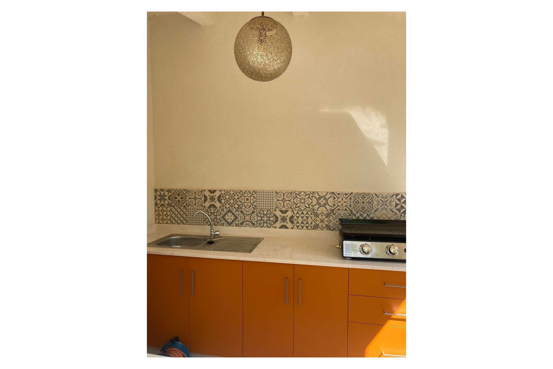 Resale - Villa -
Hondón de las Nieves - Inland