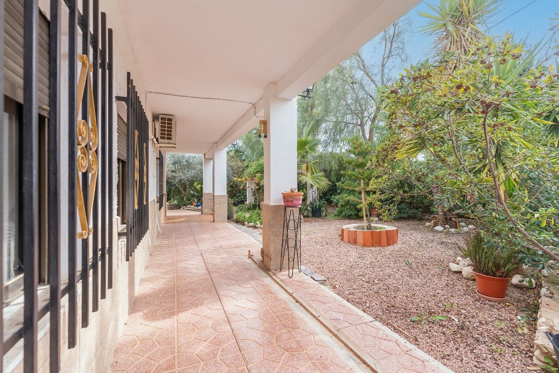 Resale - Villa -
Hondón de las Nieves - Inland