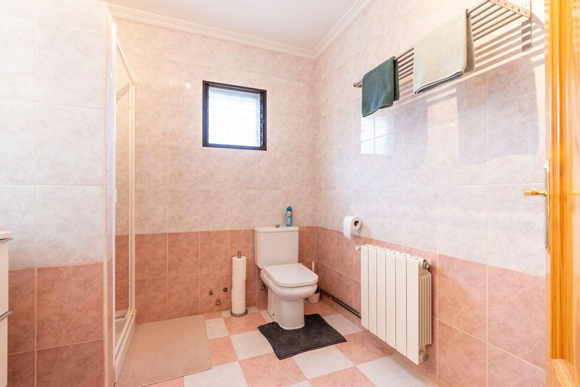 Resale - Villa -
Hondón de las Nieves - Inland