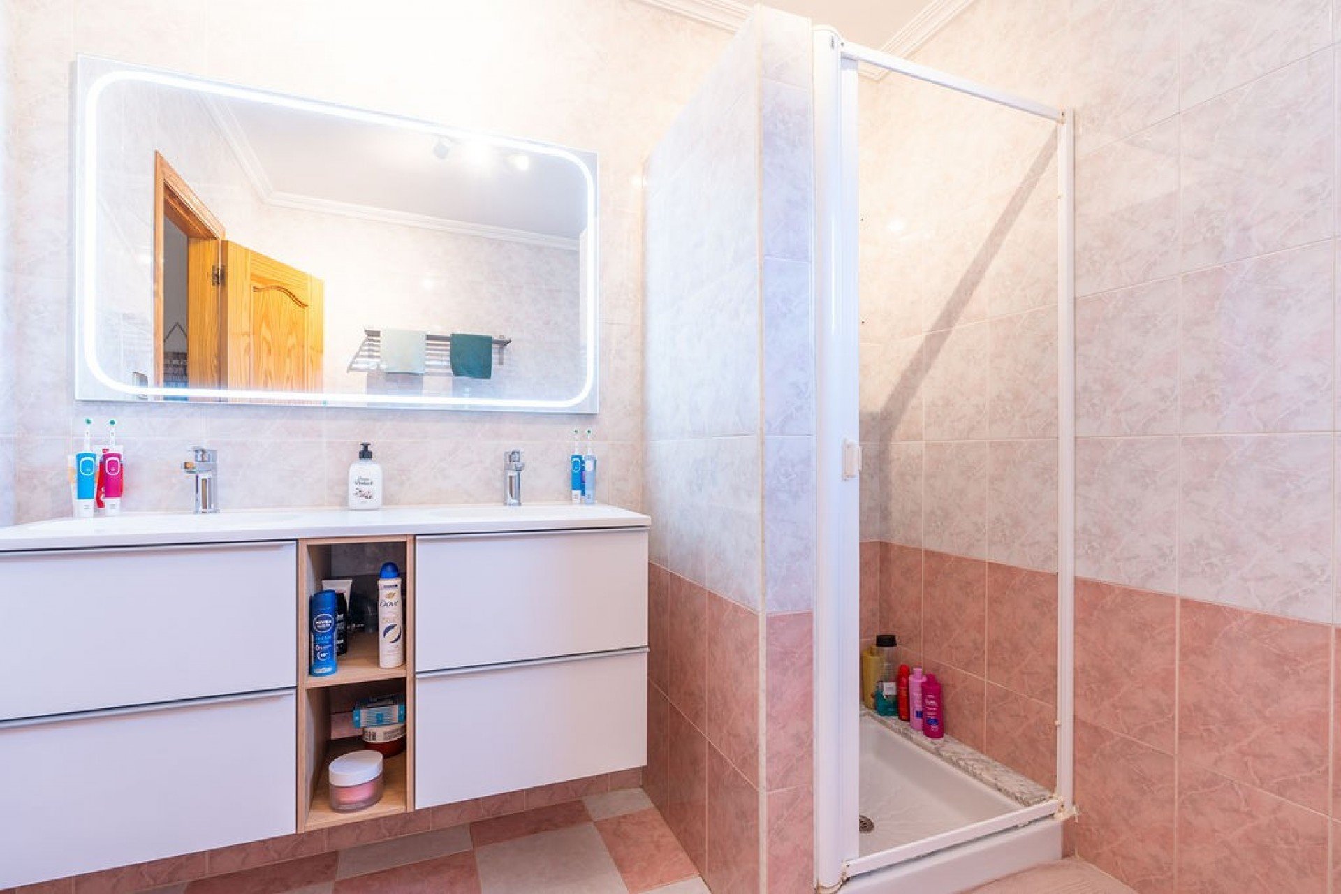 Resale - Villa -
Hondón de las Nieves - Inland