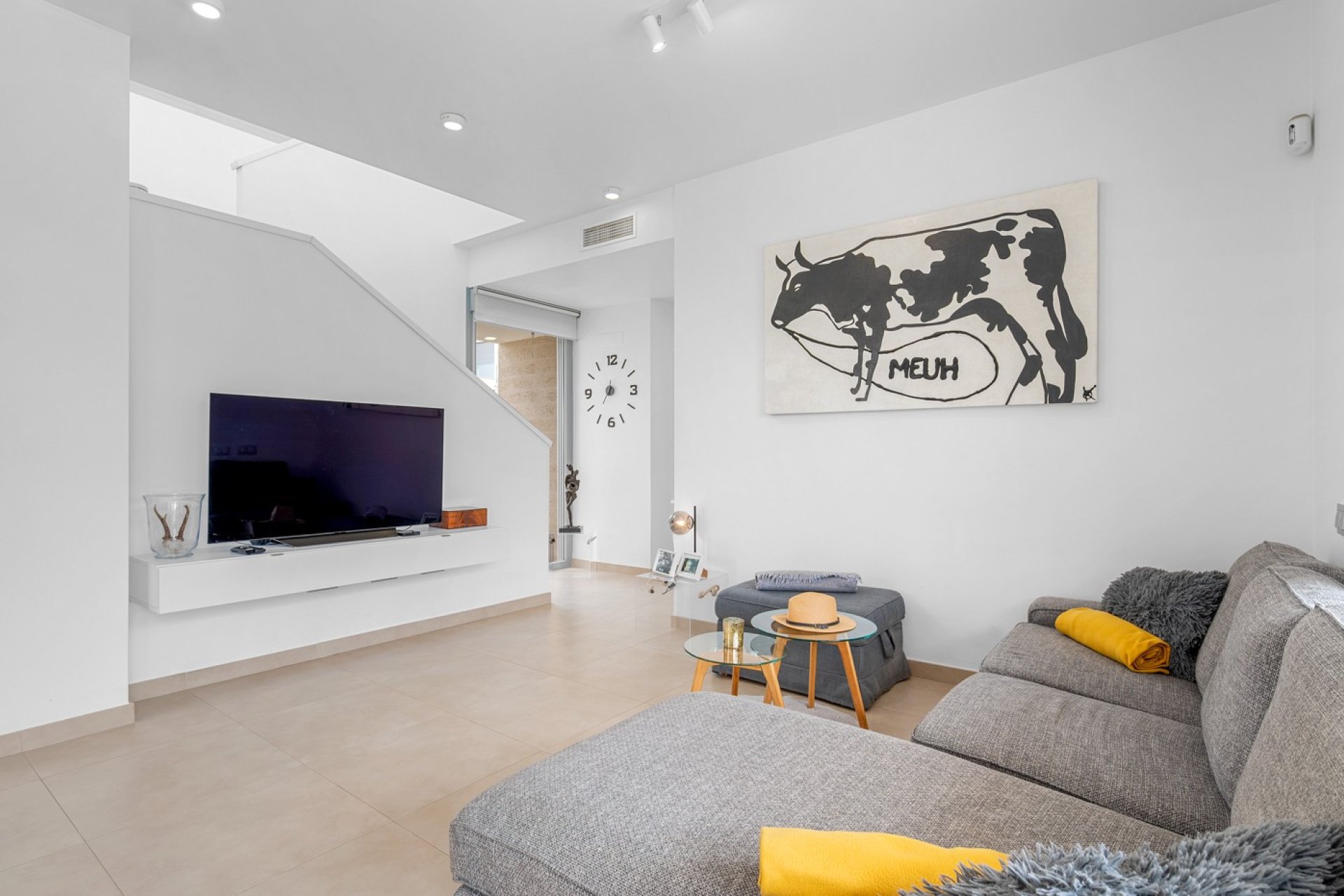 Resale - Villa -
Jacarilla - Inland