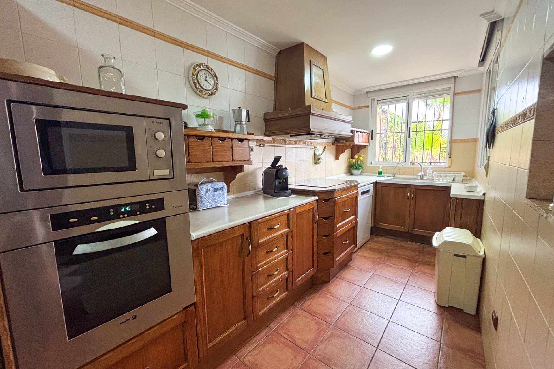 Resale - Villa -
Jacarilla - Inland