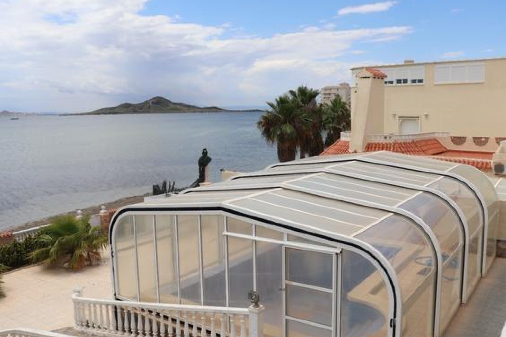 Resale - Villa -
La Manga del Mar Menor - Km 17