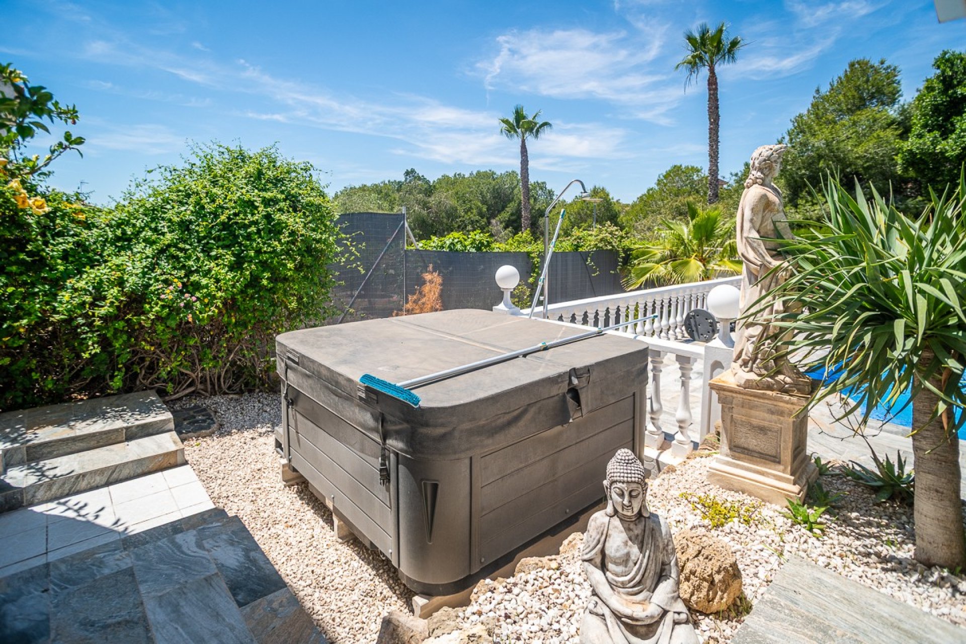 Resale - Villa -
La Marina - Costa Blanca
