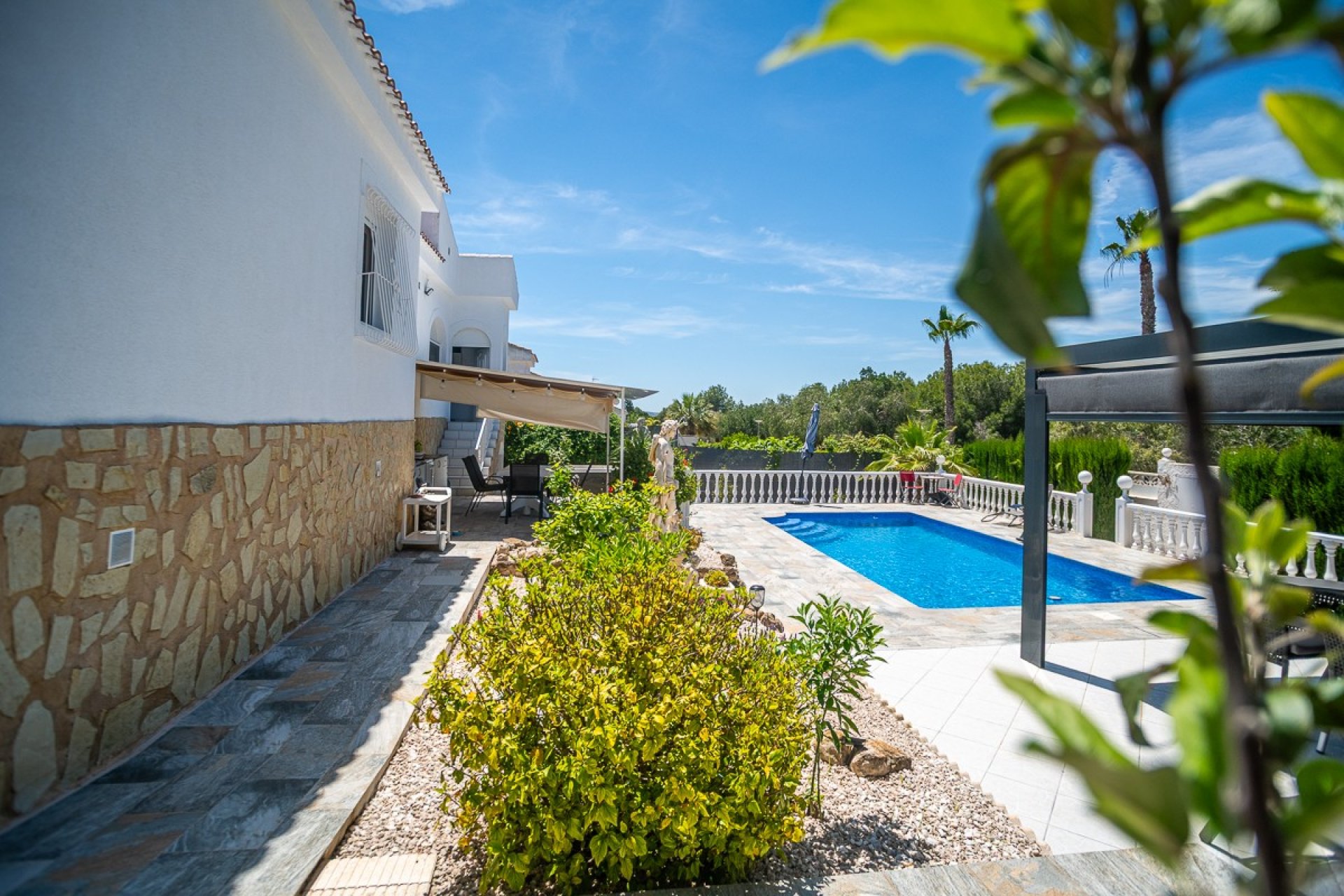 Resale - Villa -
La Marina - Costa Blanca