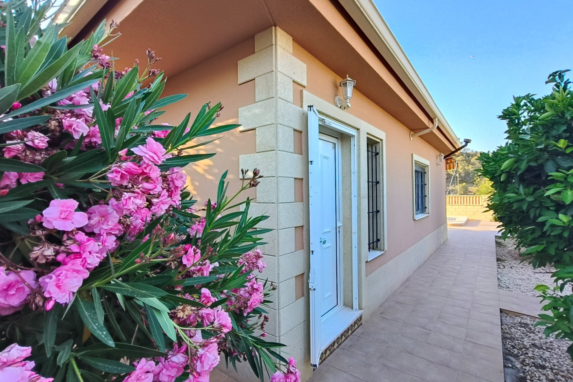 Resale - Villa -
La Romana - Inland