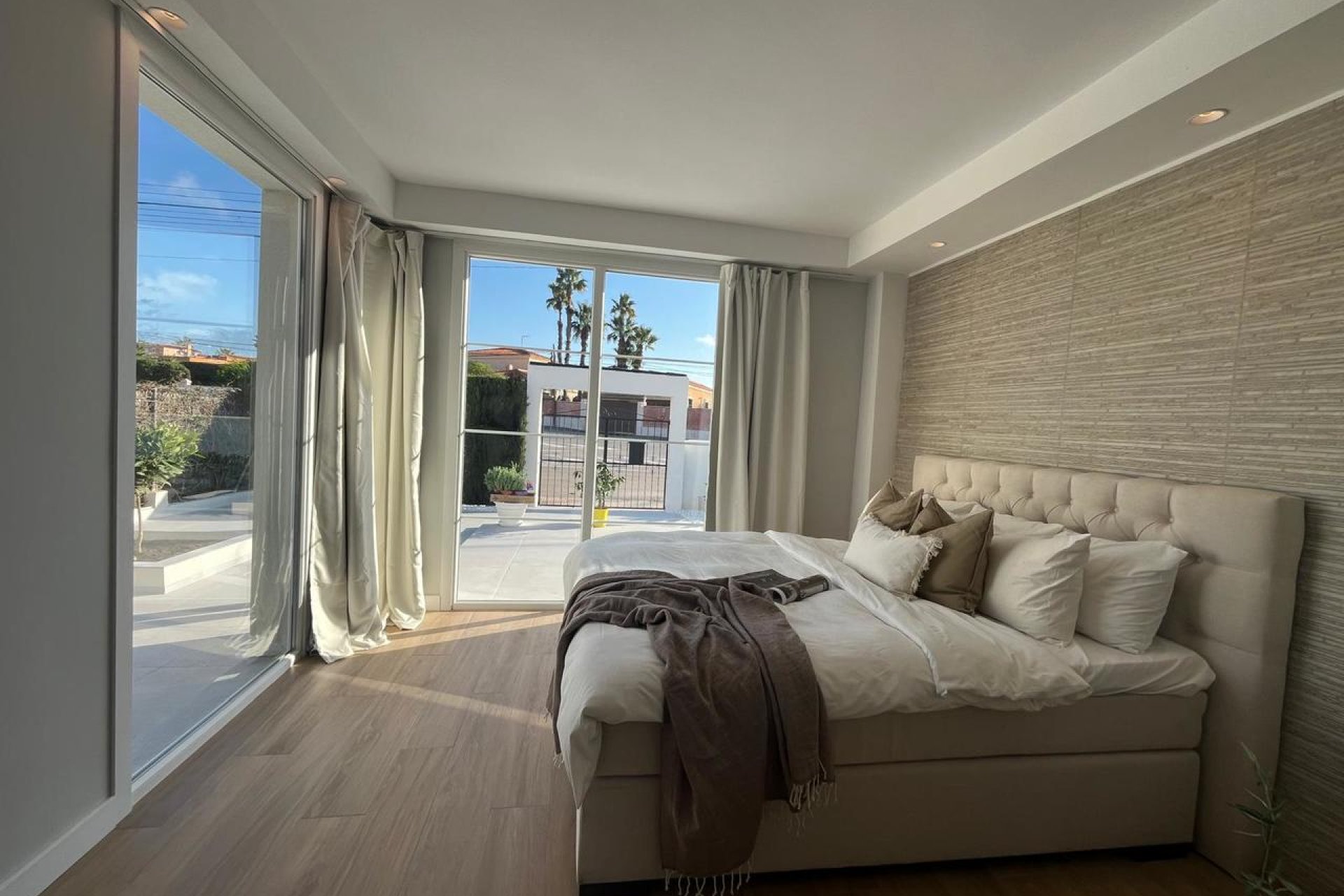 Resale - Villa -
La Siesta - Costa Blanca