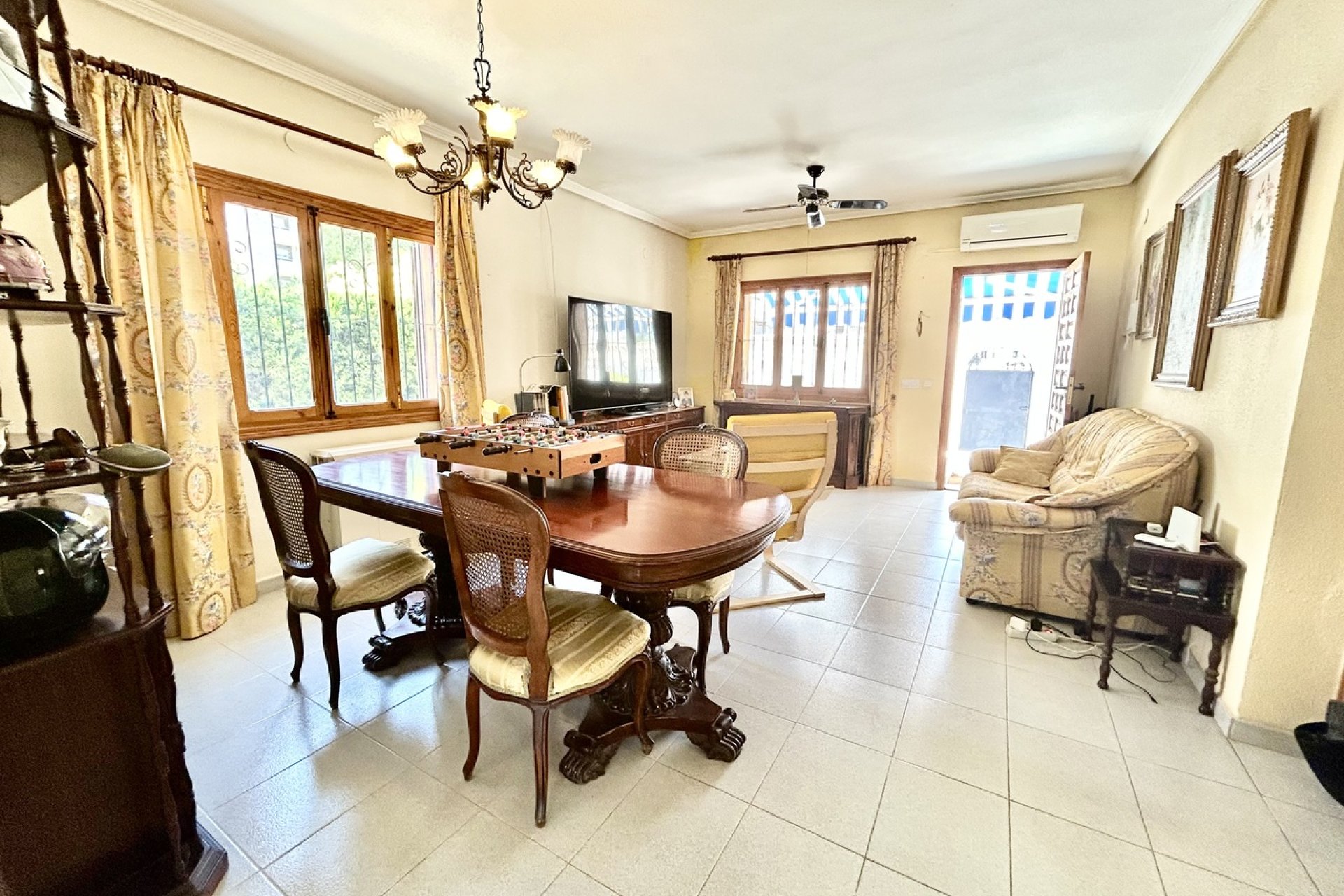 Resale - Villa -
La Zenia - Costa Blanca