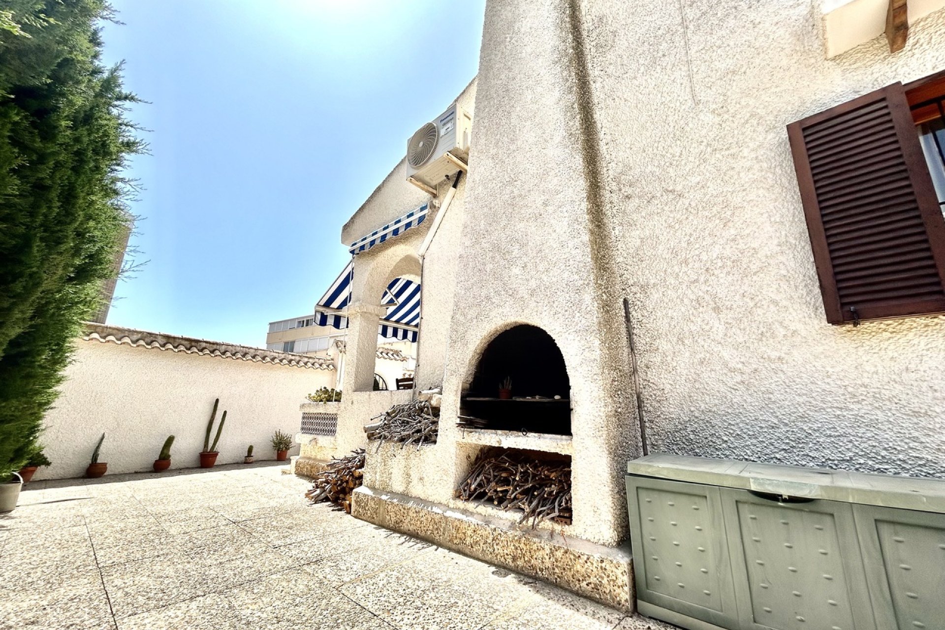 Resale - Villa -
La Zenia - Costa Blanca