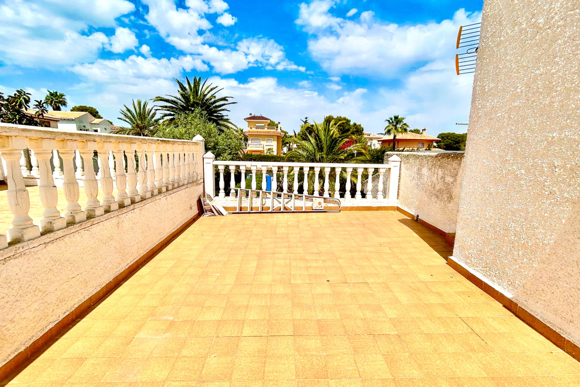 Resale - Villa -
La Zenia - Costa Blanca