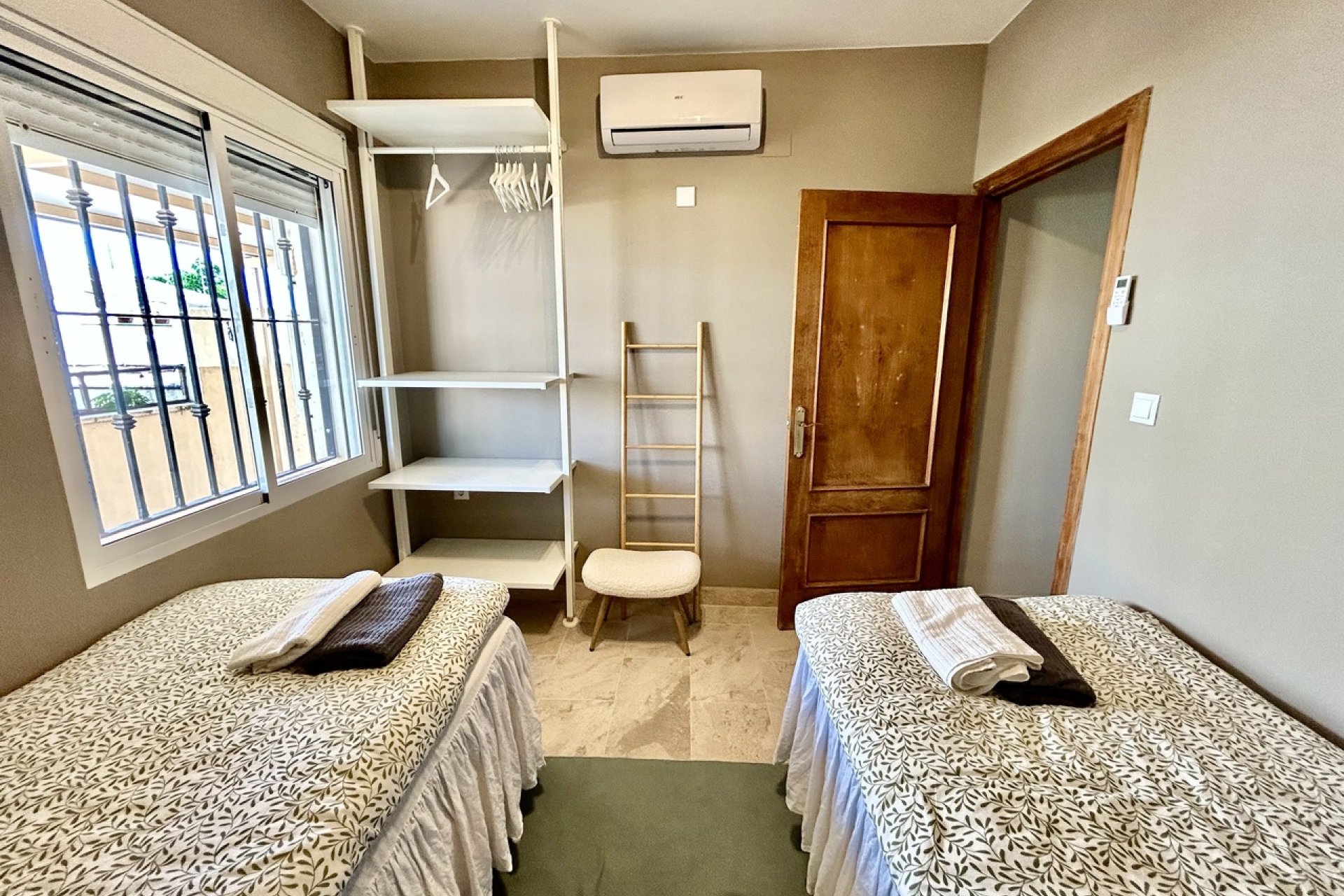 Resale - Villa -
La Zenia - Costa Blanca