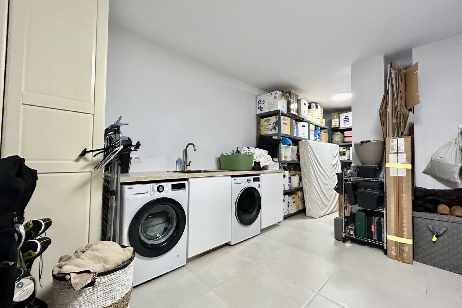Resale - Villa -
Las Filipinas - Inland
