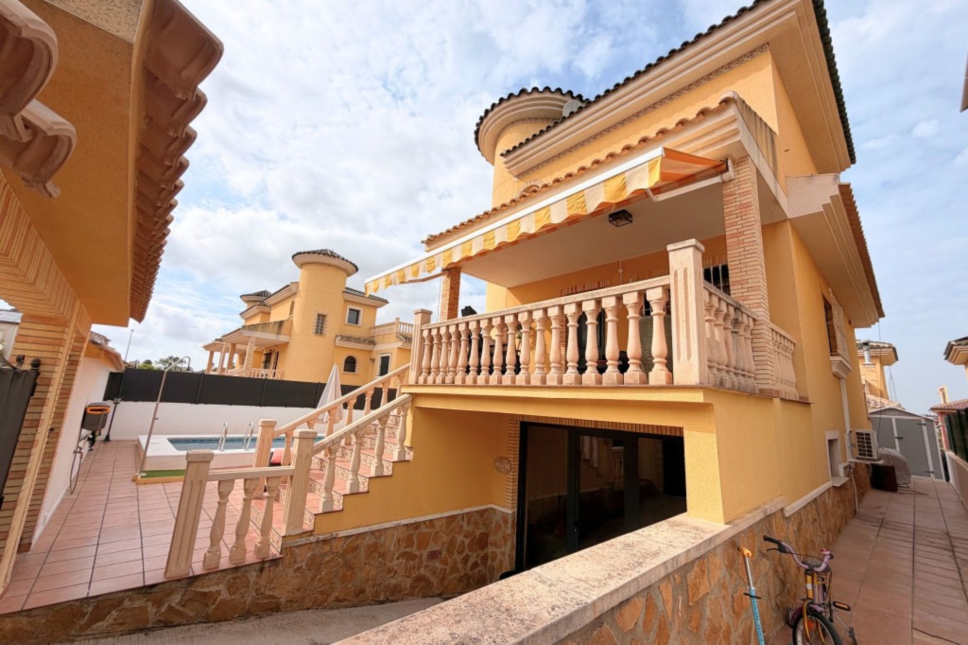 Resale - Villa -
Lo Crispin - Inland