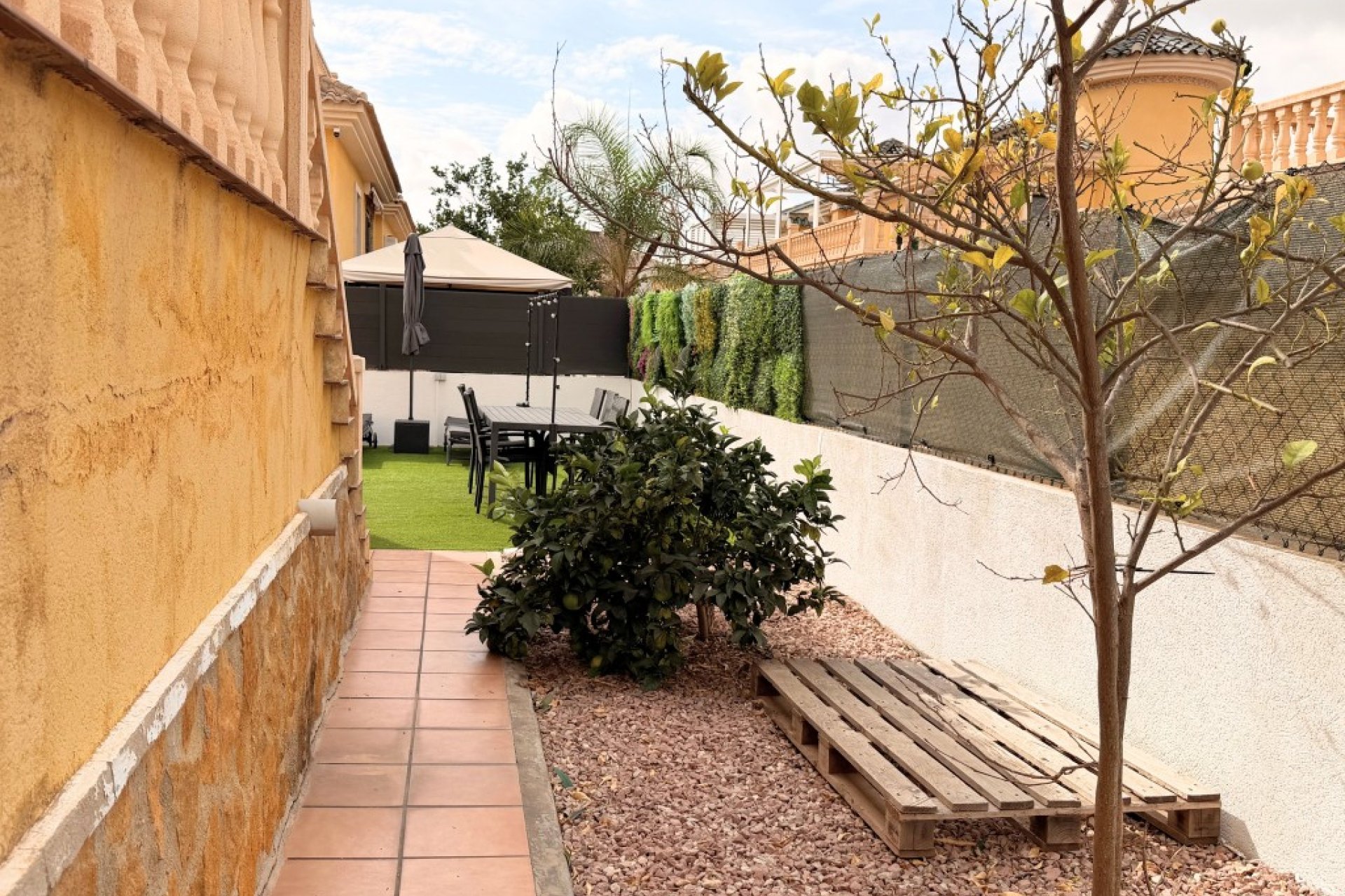 Resale - Villa -
Lo Crispin - Inland