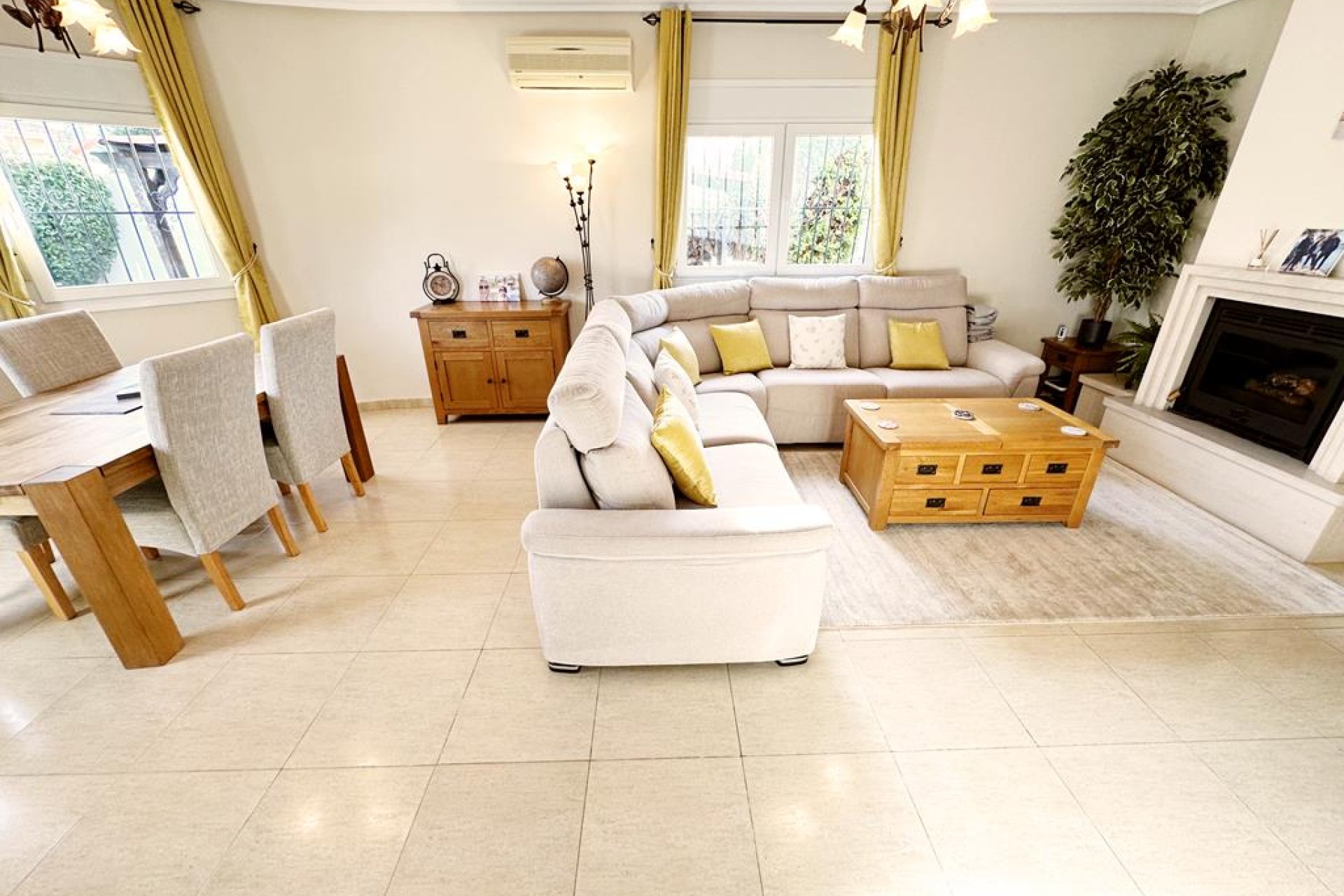 Resale - Villa -
Lo Santiago - Inland