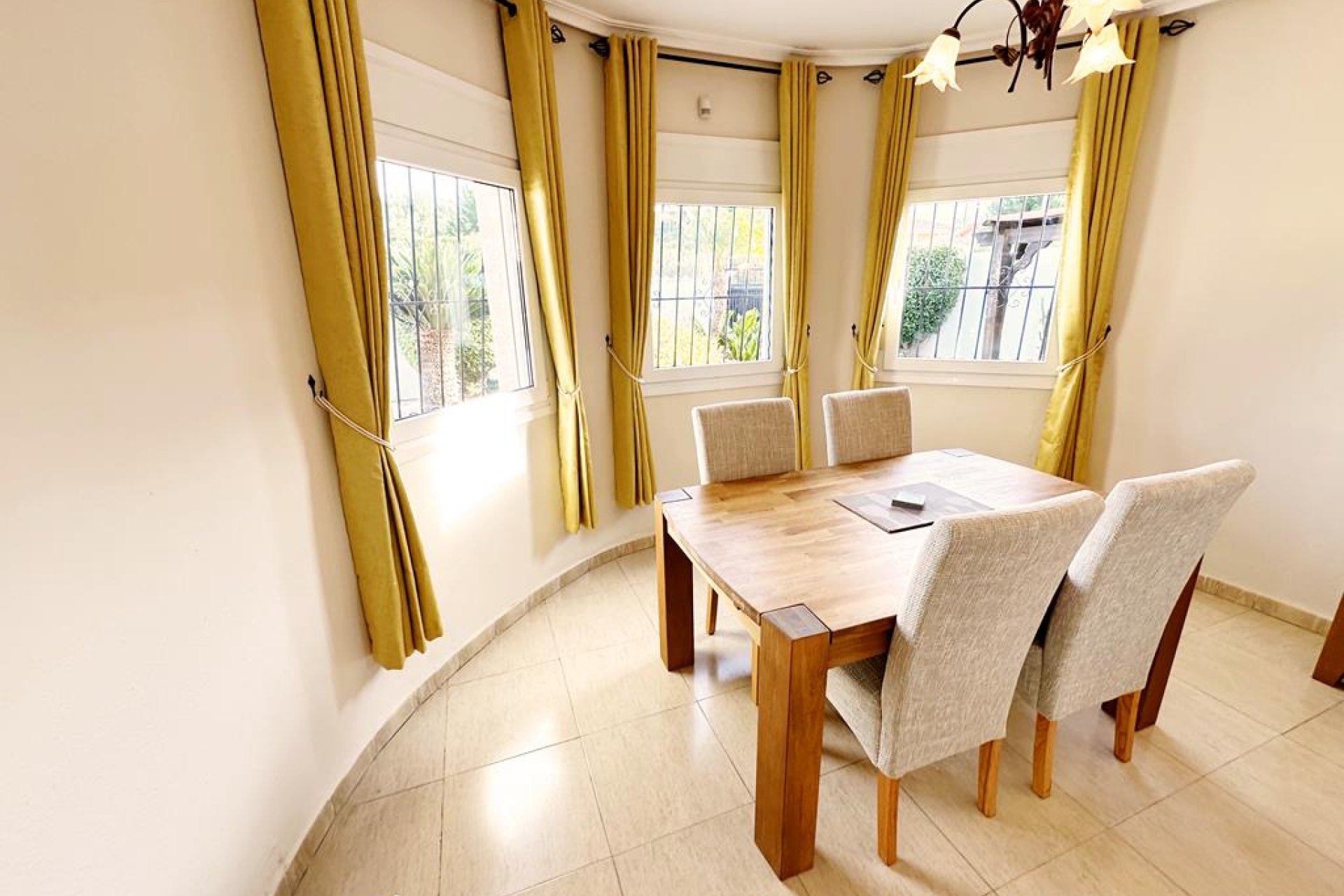 Resale - Villa -
Lo Santiago - Inland