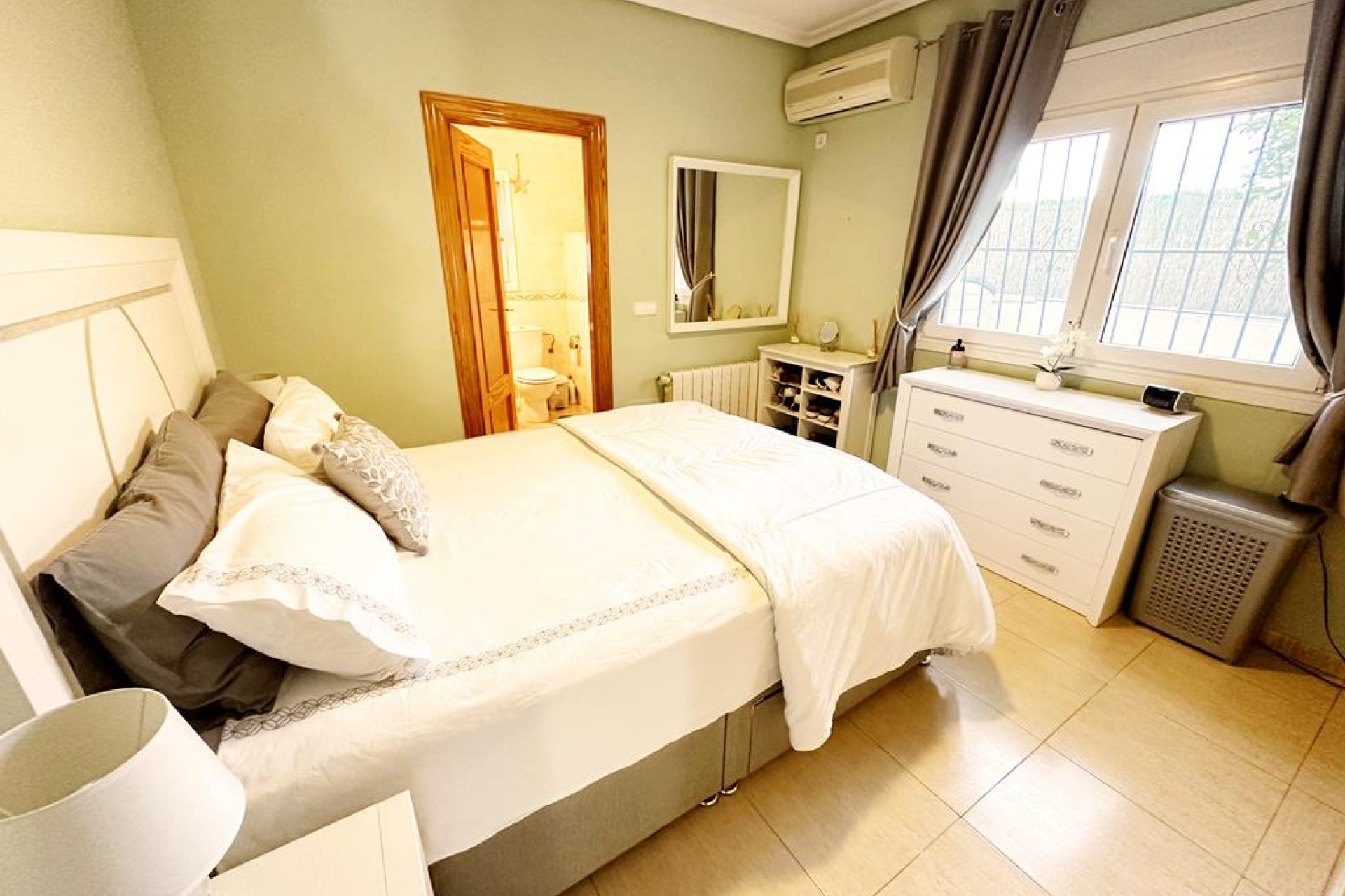 Resale - Villa -
Lo Santiago - Inland