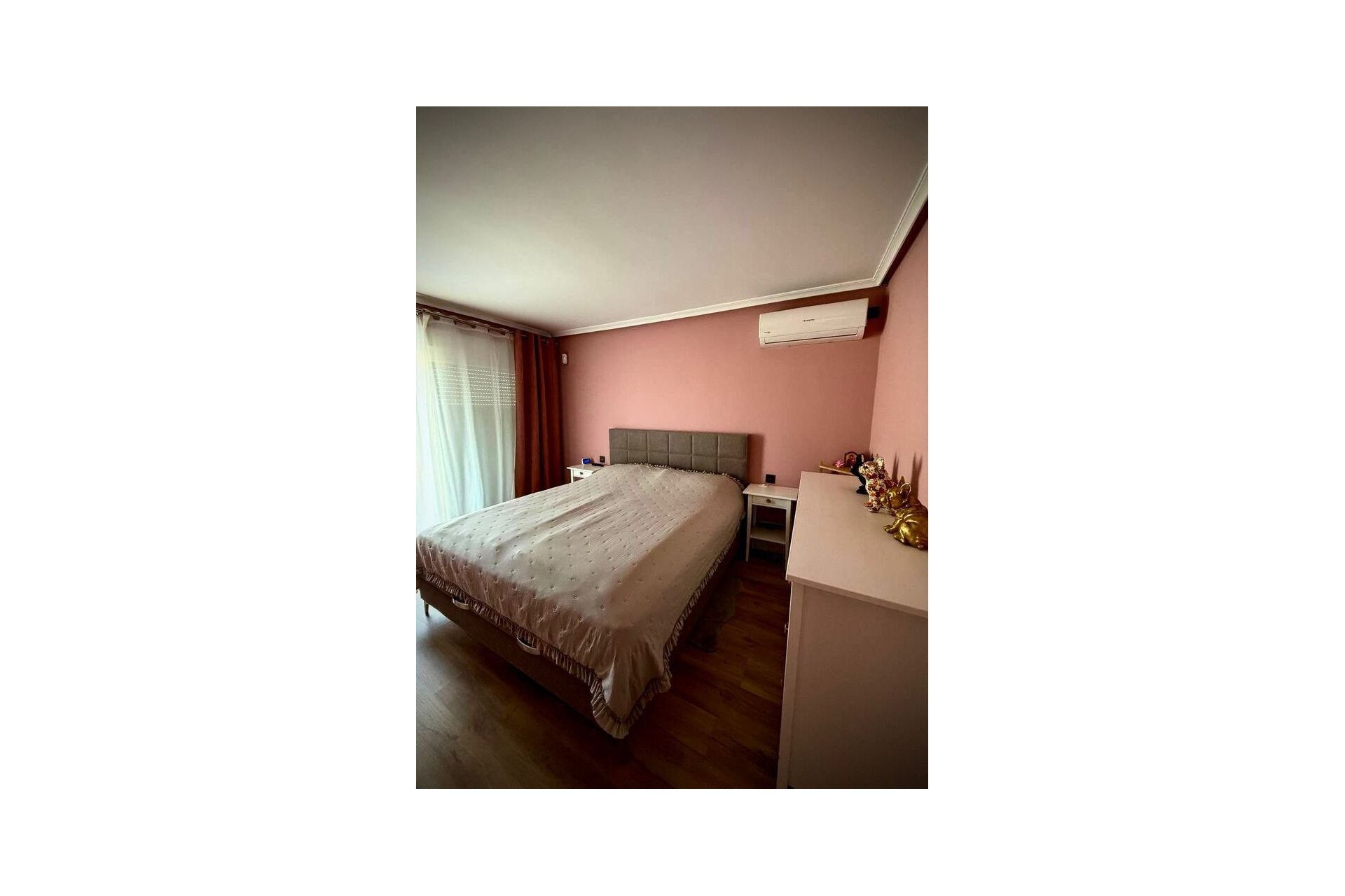 Resale - Villa -
Los Balcones - Barrio Los Balcones - Los Altos del Edén