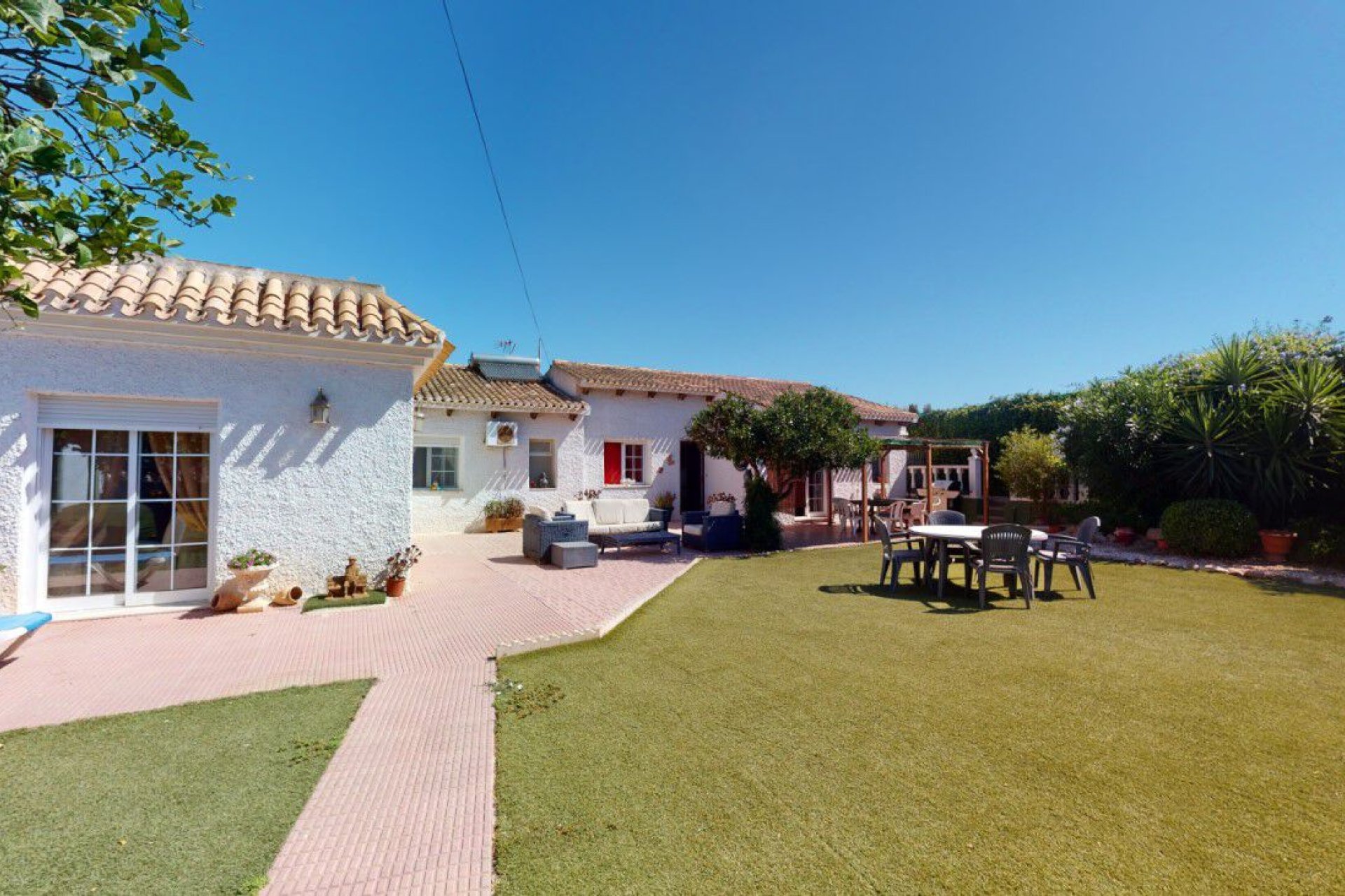 Resale - Villa -
Los Belones - Inland