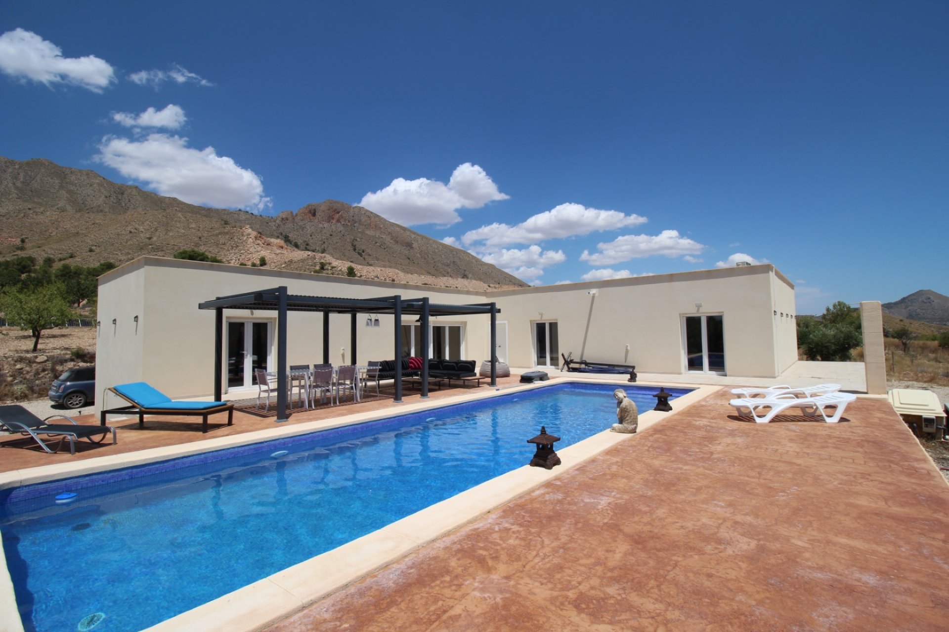 Resale - Villa -
Macisvenda - Inland