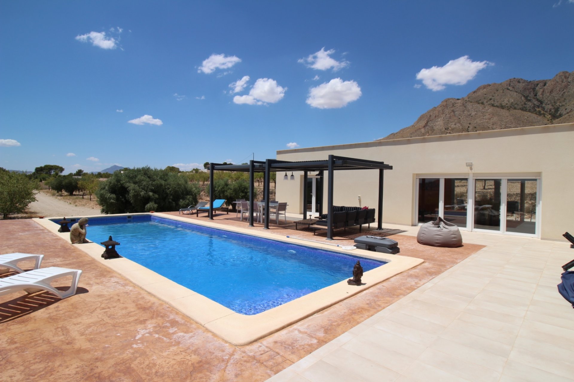 Resale - Villa -
Macisvenda - Inland