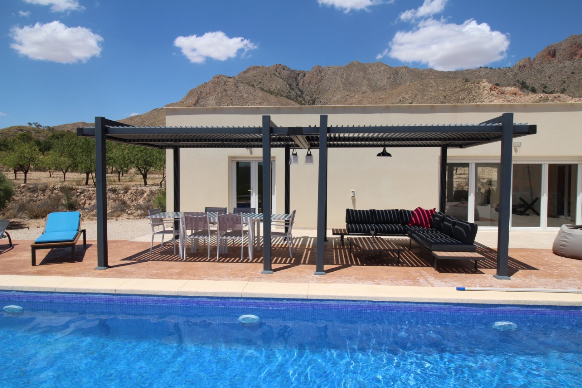 Resale - Villa -
Macisvenda - Inland
