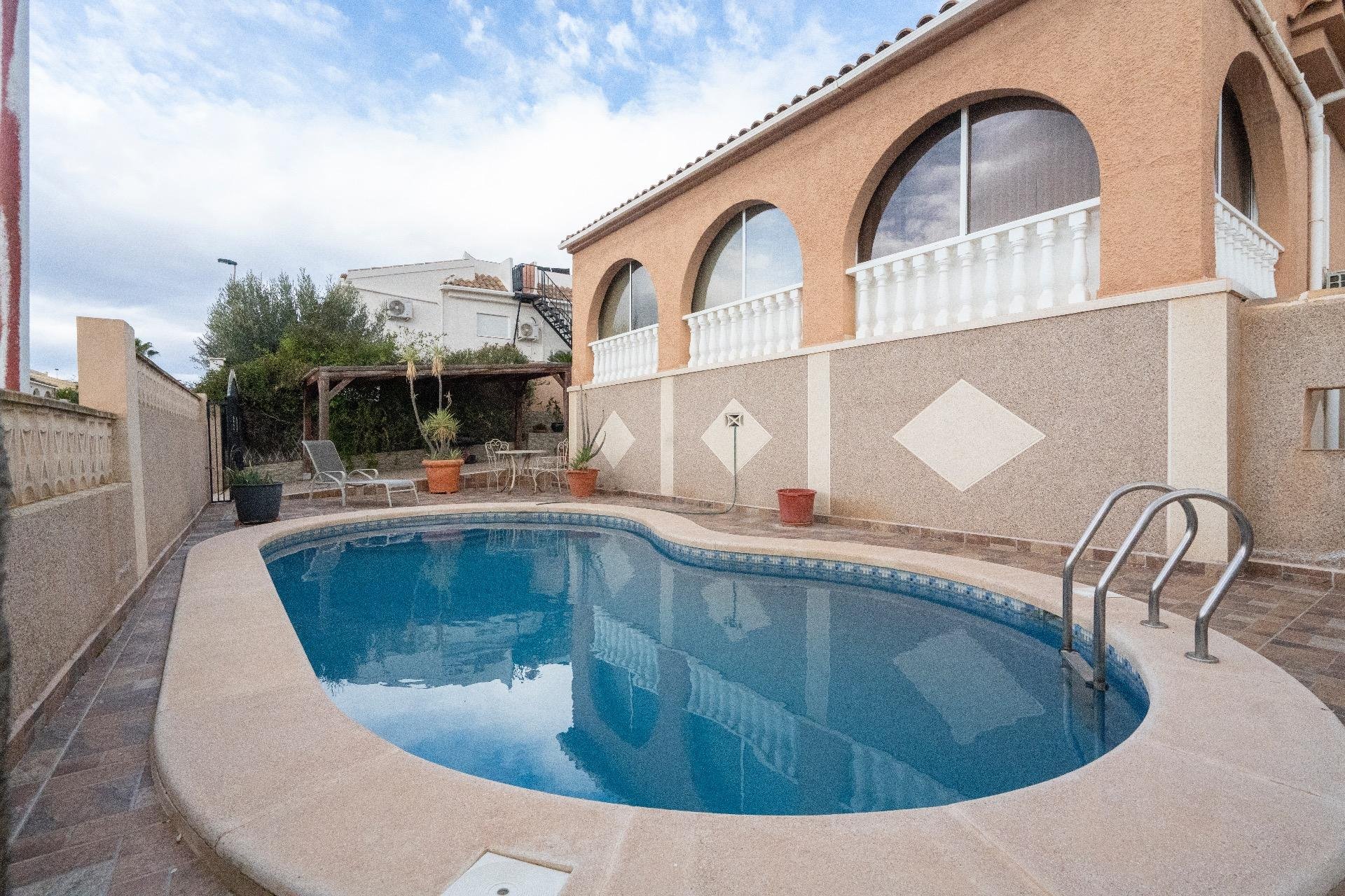 Resale - Villa -
Mazarron - Camposol