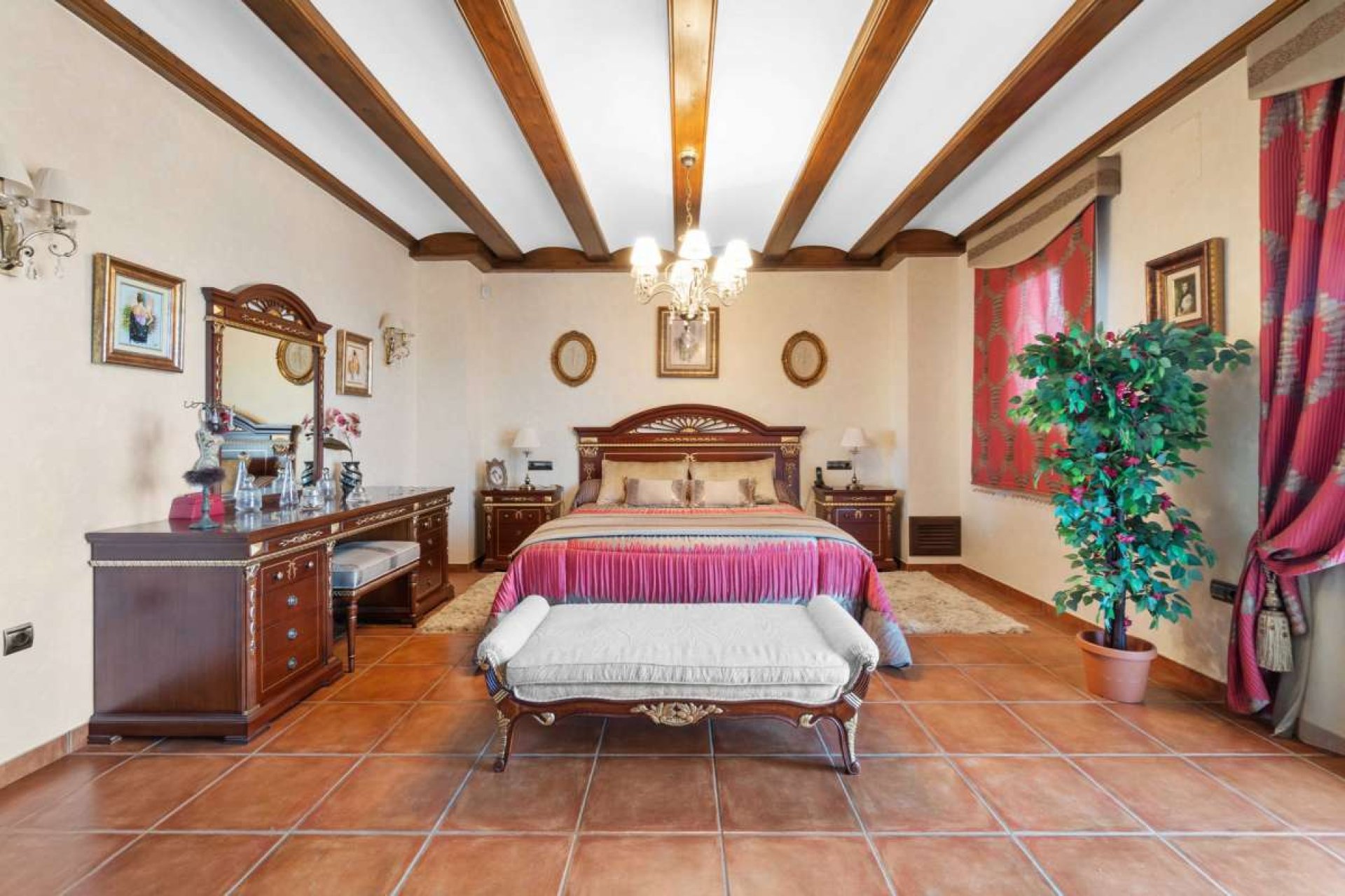 Resale - Villa -
Molins - Inland