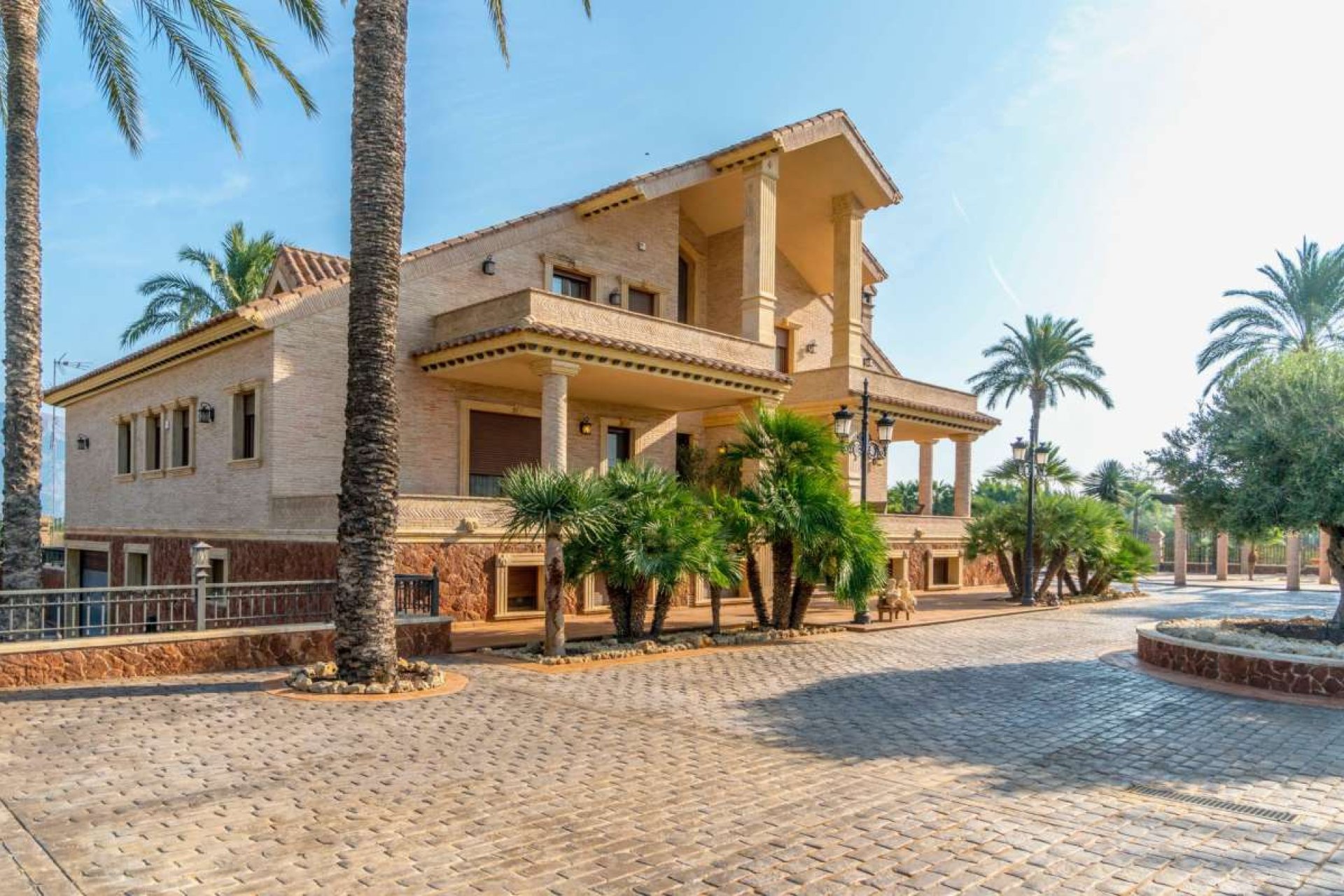 Resale - Villa -
Molins - Inland