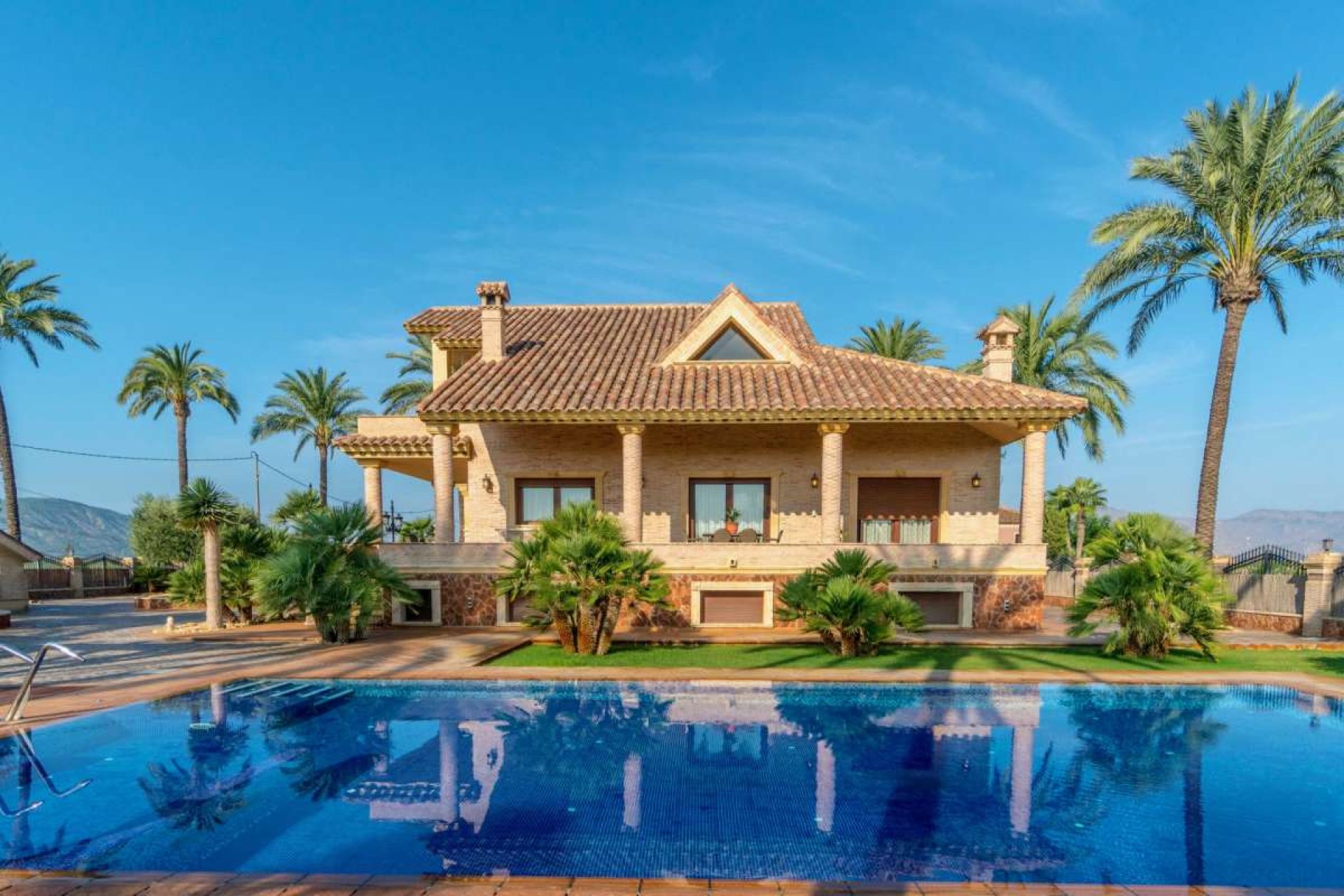 Resale - Villa -
Molins - Inland
