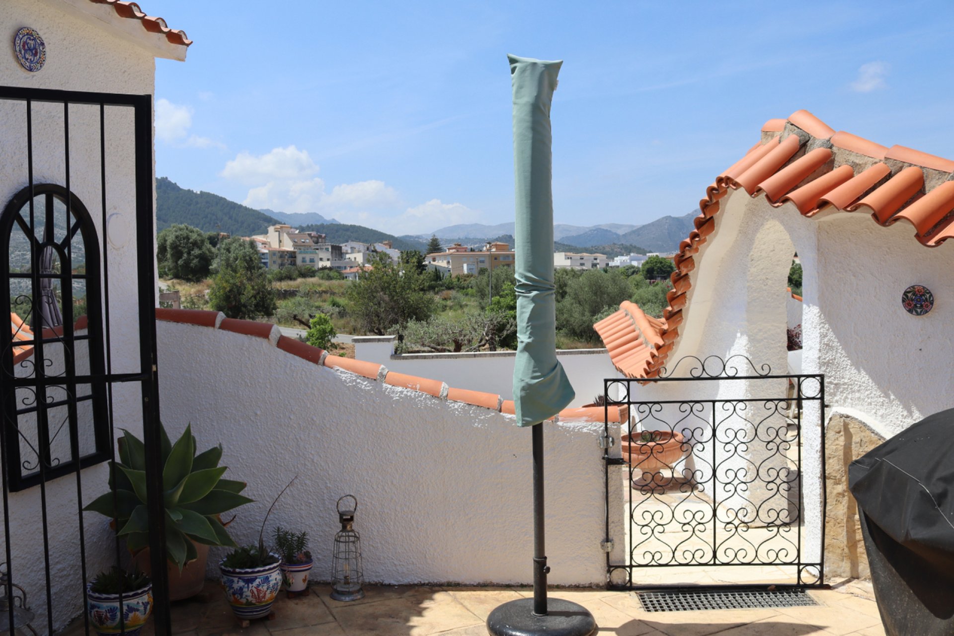 Resale - Villa -
Orba - Inland