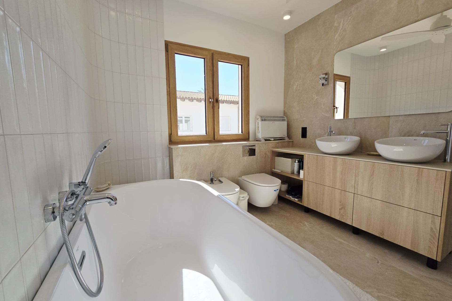 Resale - Villa -
Orihuela Costa - Cabo Roig