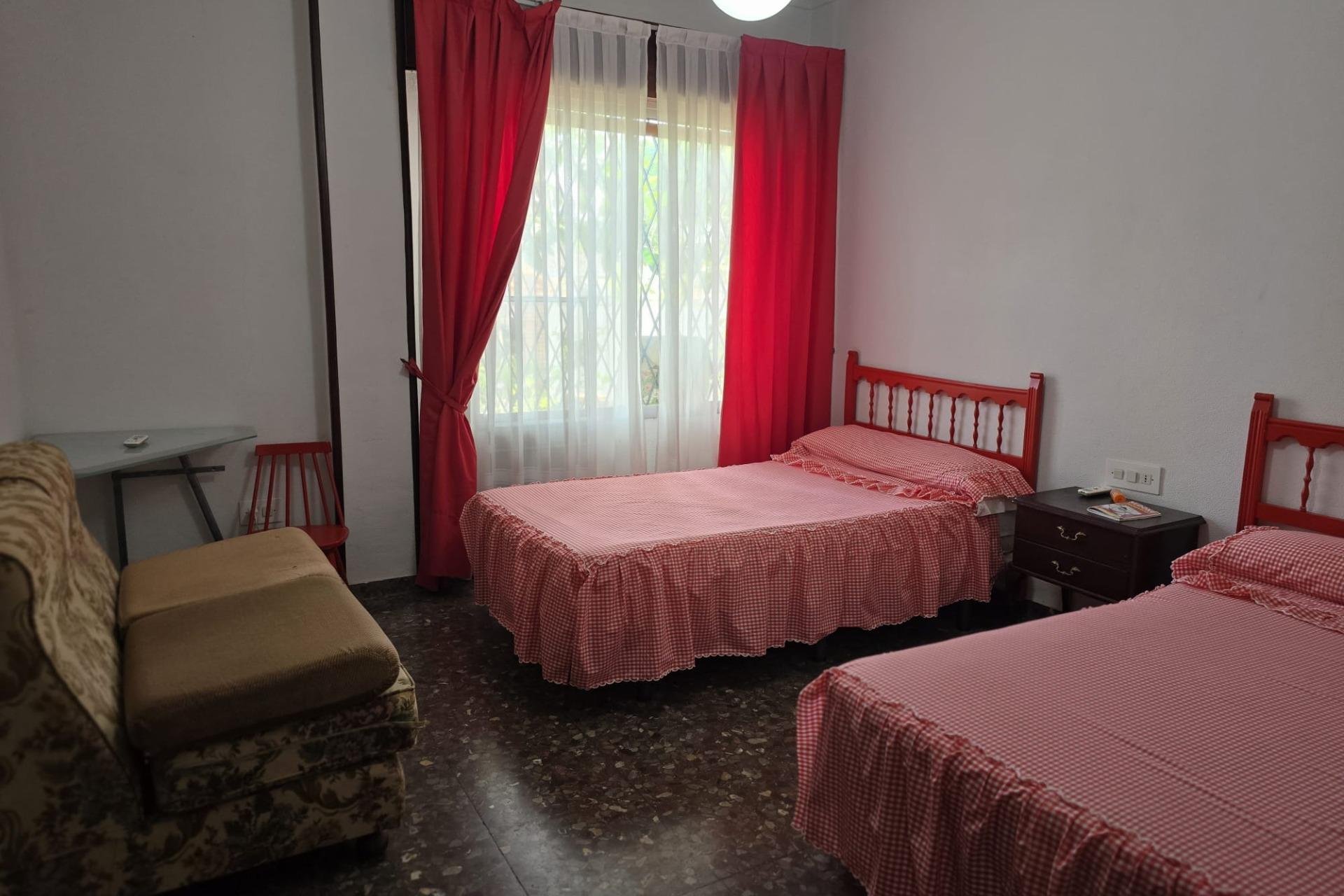 Resale - Villa -
Orihuela Costa - Campoamor