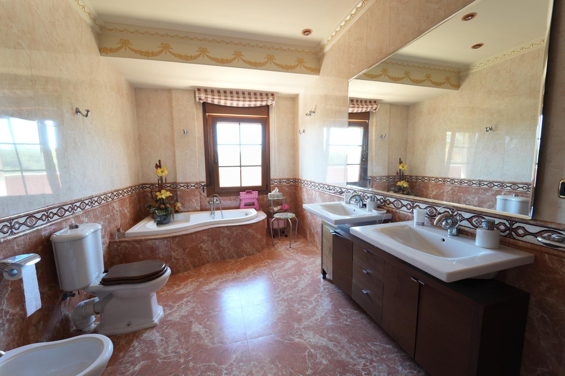 Resale - Villa -
Orihuela Costa - Campoamor