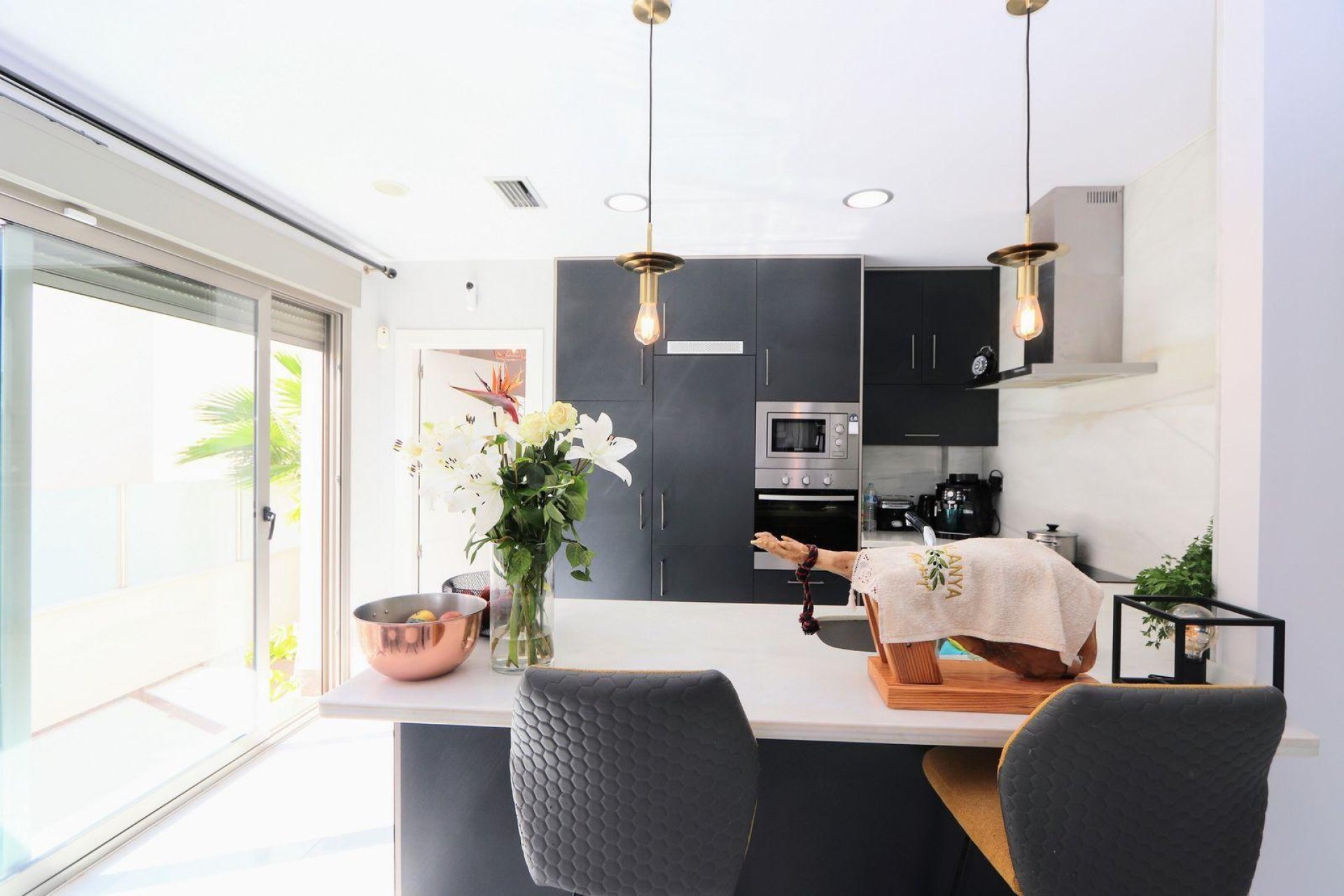 Resale - Villa -
Orihuela Costa - Costa Blanca