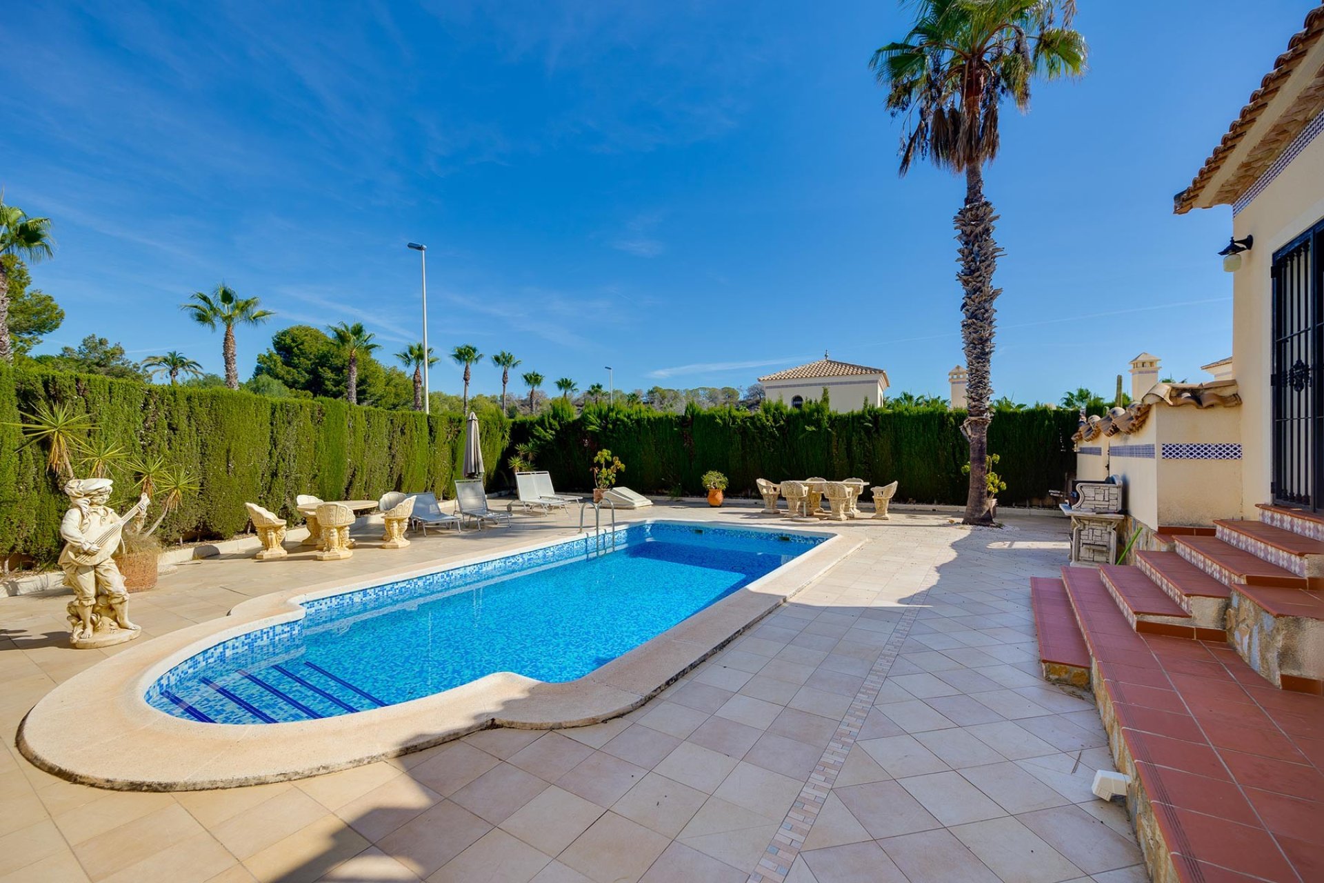 Resale - Villa -
Orihuela Costa - Costa Blanca