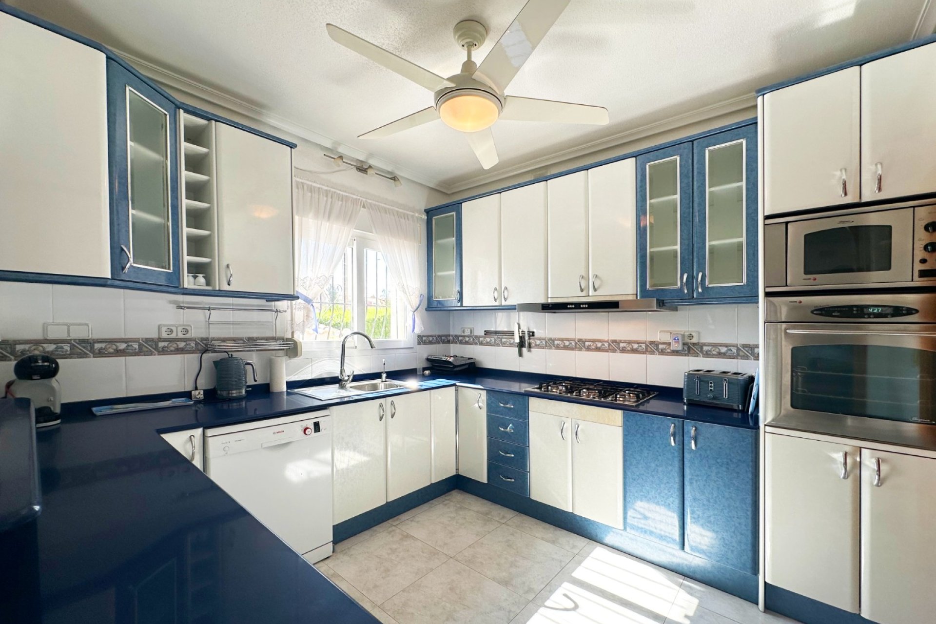 Resale - Villa -
Orihuela Costa - Costa Blanca