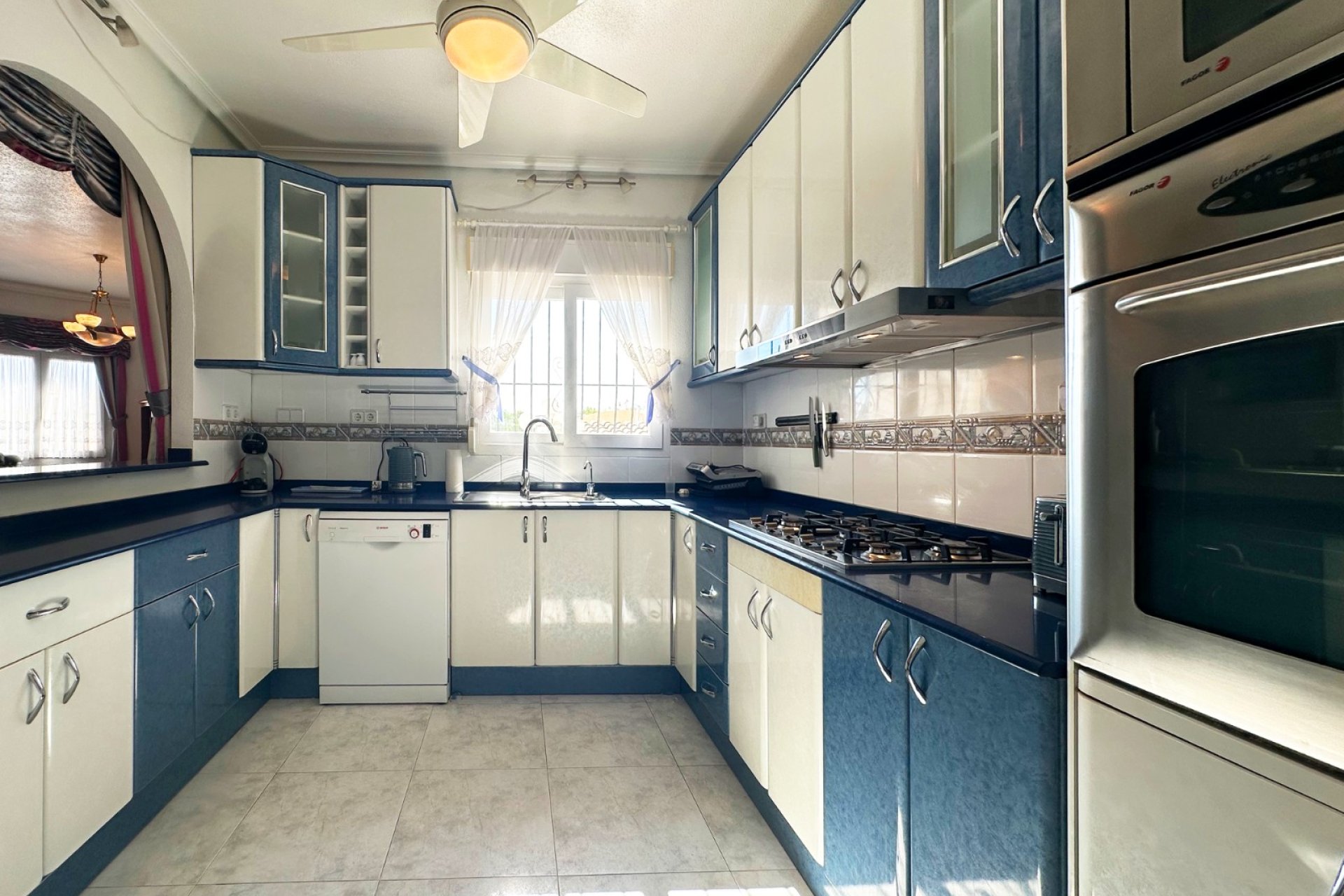 Resale - Villa -
Orihuela Costa - Costa Blanca