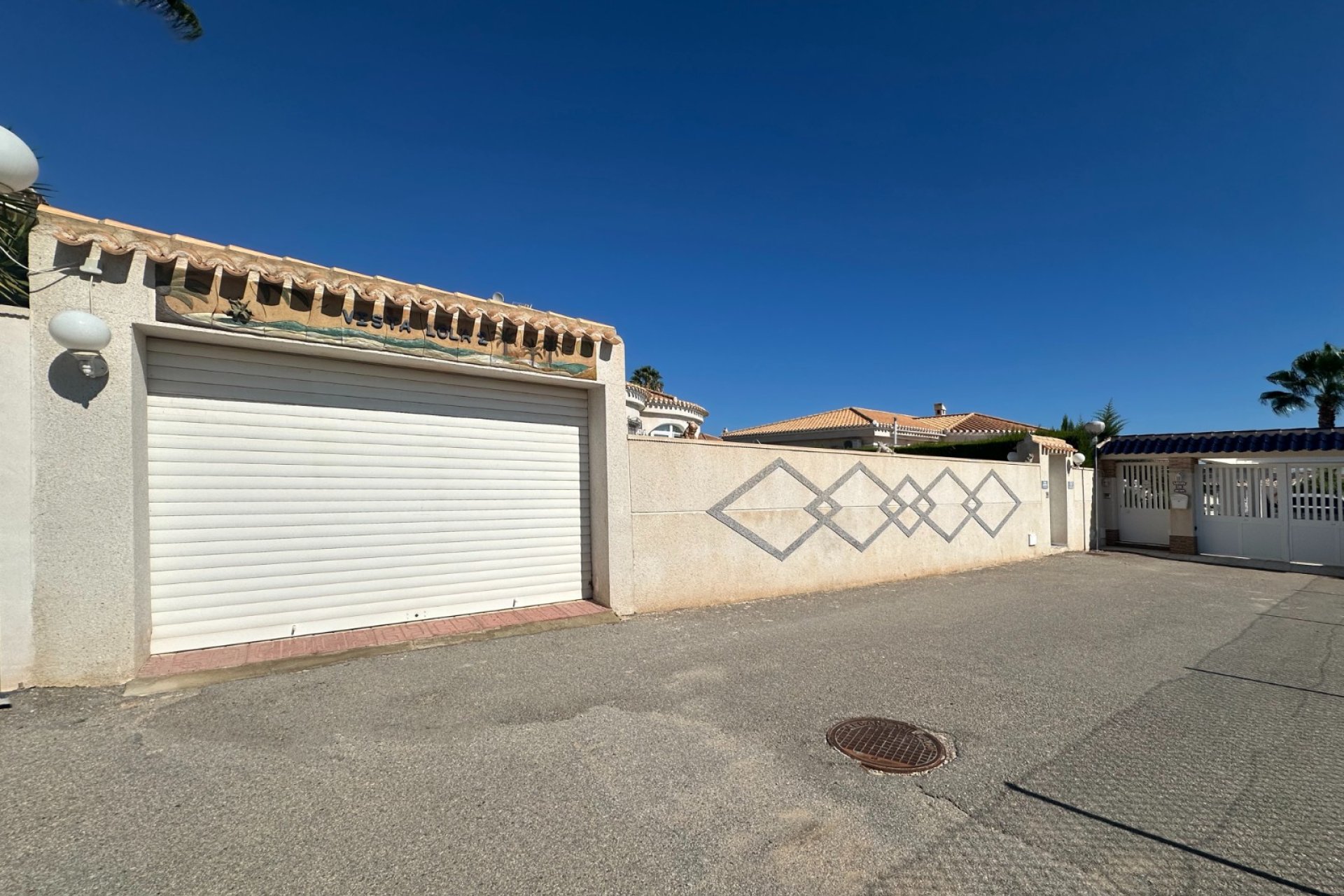 Resale - Villa -
Orihuela Costa - Costa Blanca