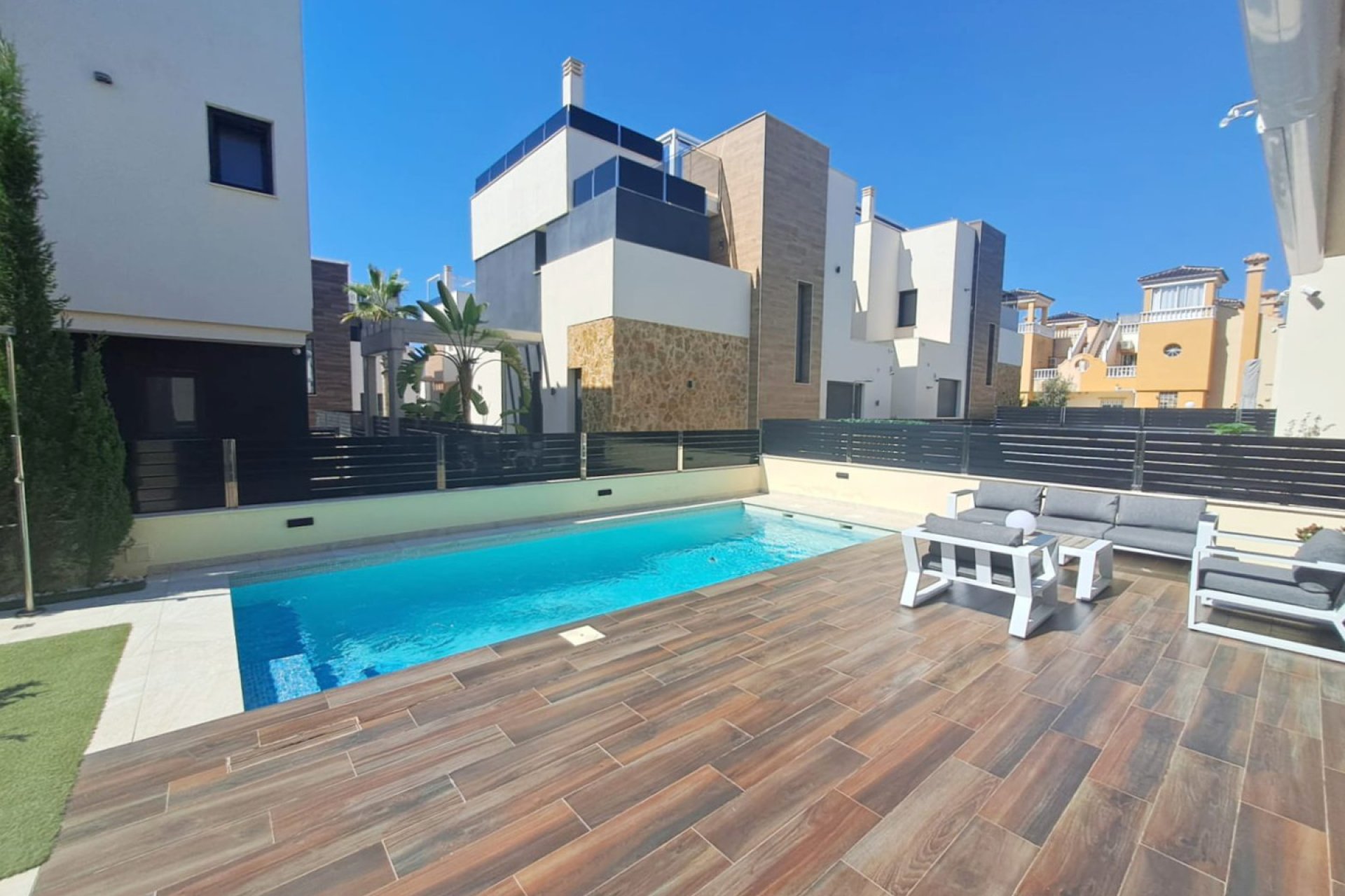Resale - Villa -
Orihuela Costa - Costa Blanca