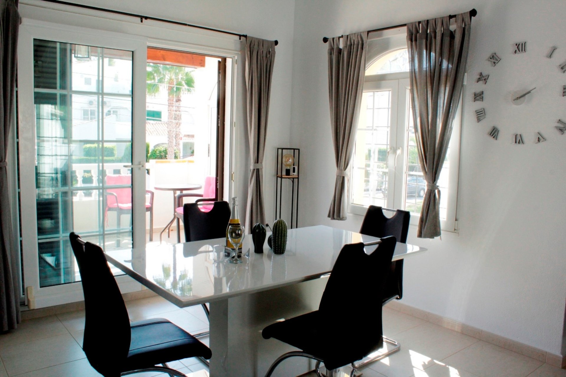 Resale - Villa -
Orihuela Costa - Costa Blanca