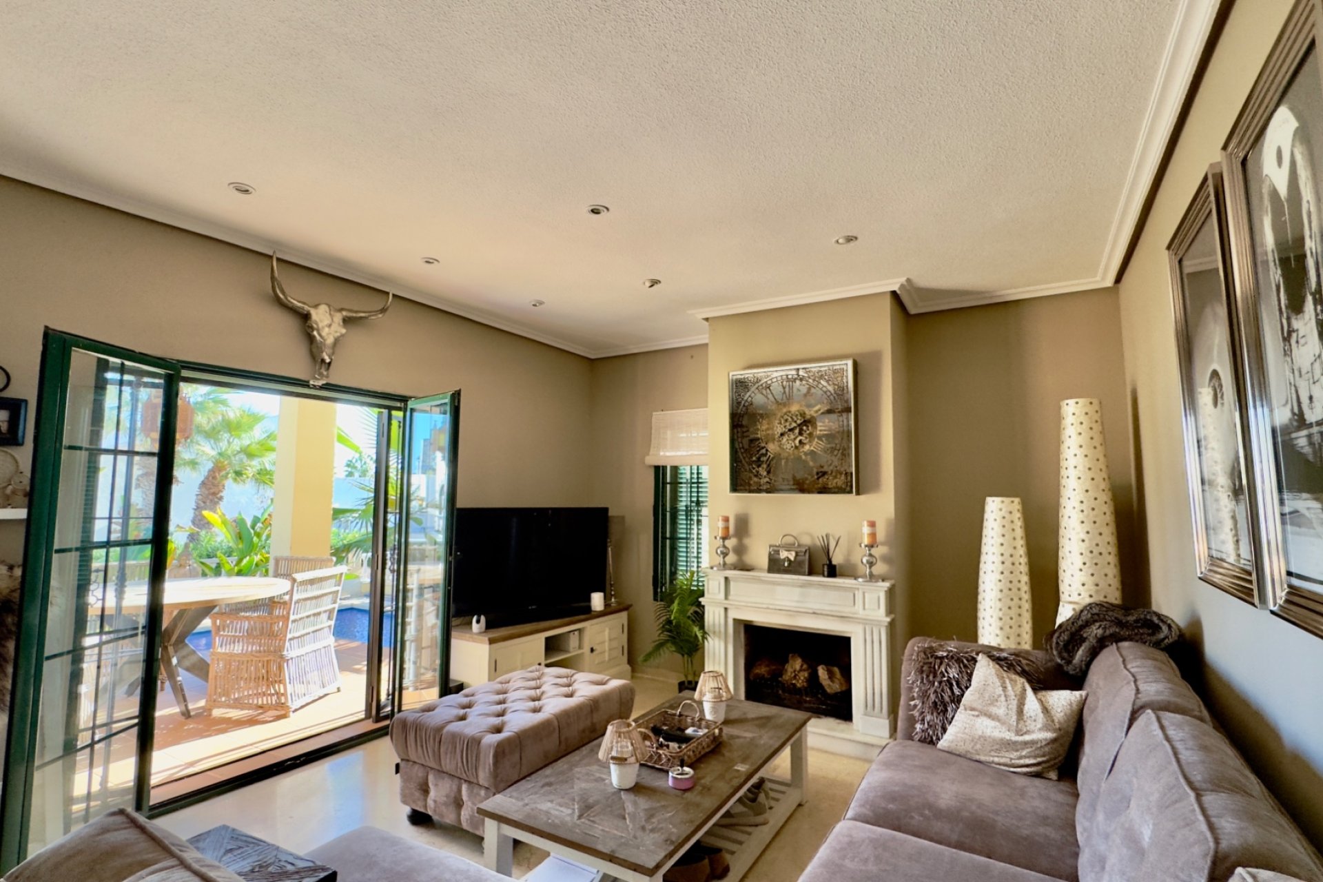 Resale - Villa -
Orihuela Costa - Costa Blanca