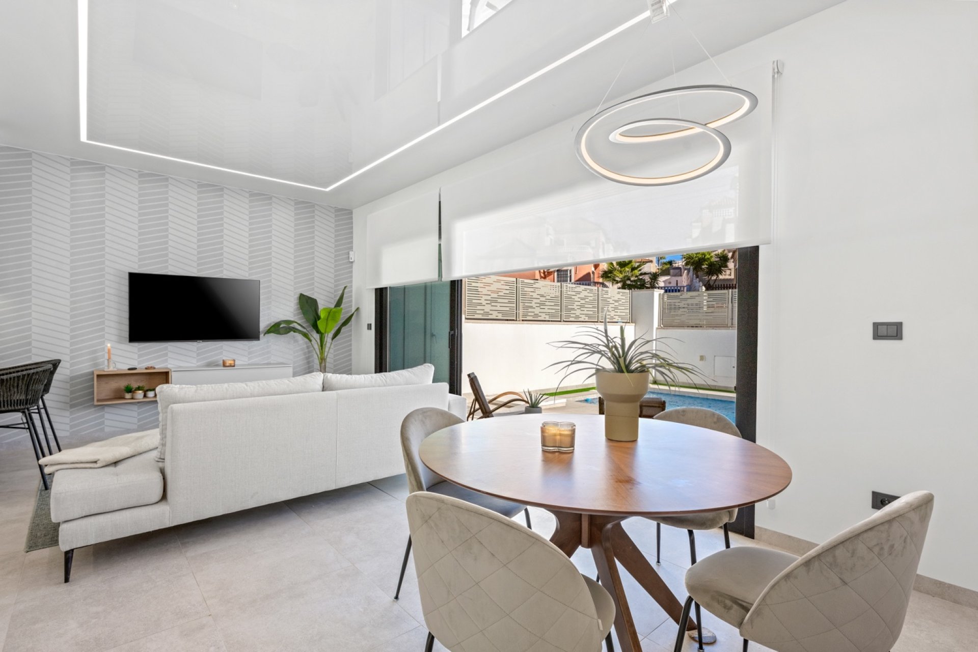 Resale - Villa -
Orihuela Costa - Costa Blanca