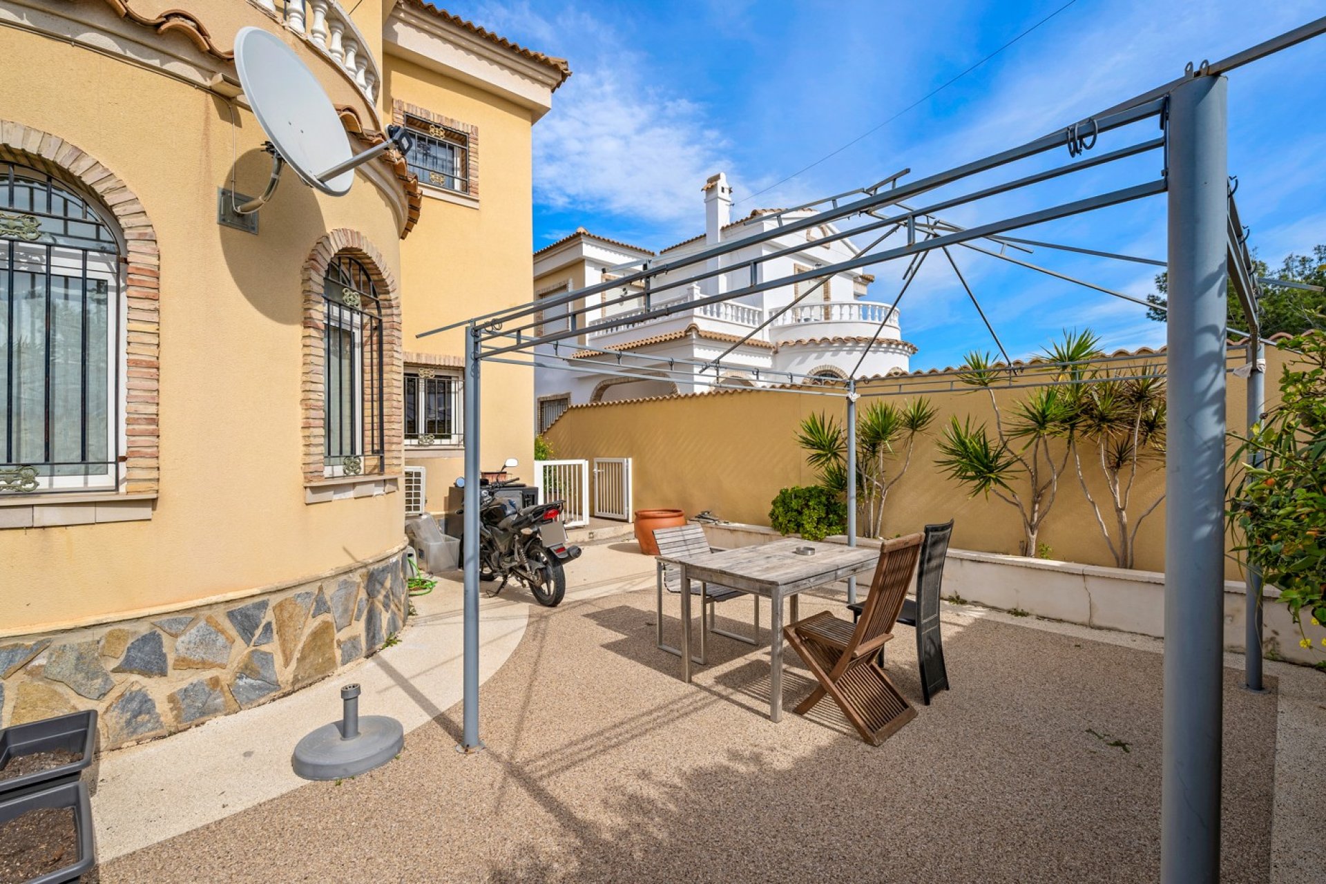 Resale - Villa -
Orihuela Costa - Costa Blanca